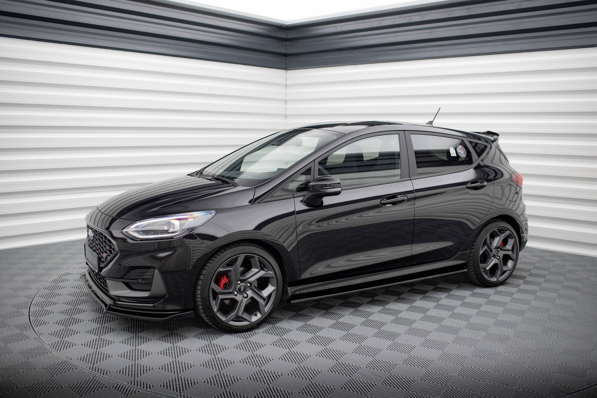 Maxton Design Боковые юбки и диффузоры V.1 для Ford Fiesta ST / ST-Line Mk8 — изображение 2
