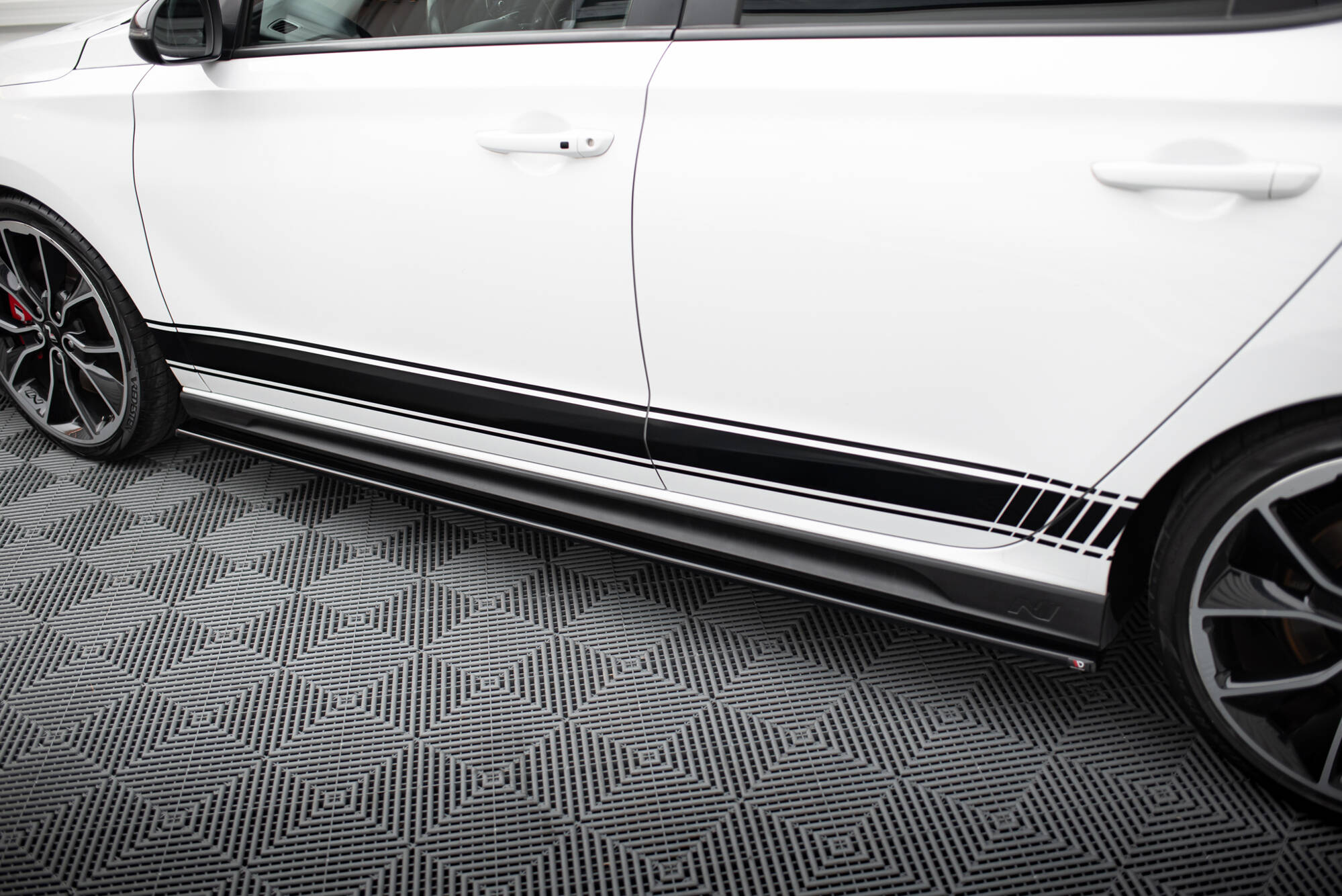 Maxton Design Боковые диффузоры V.1 для Hyundai I30 N Mk3 Хэтчбек / Фастбэк — изображение 3