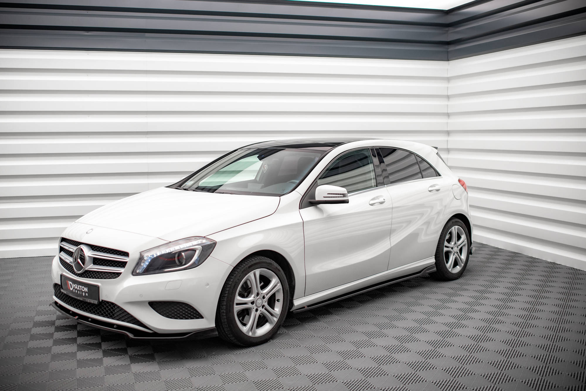 Maxton Design Боковые диффузоры V.1 Mercedes-Benz A W176 — изображение 3