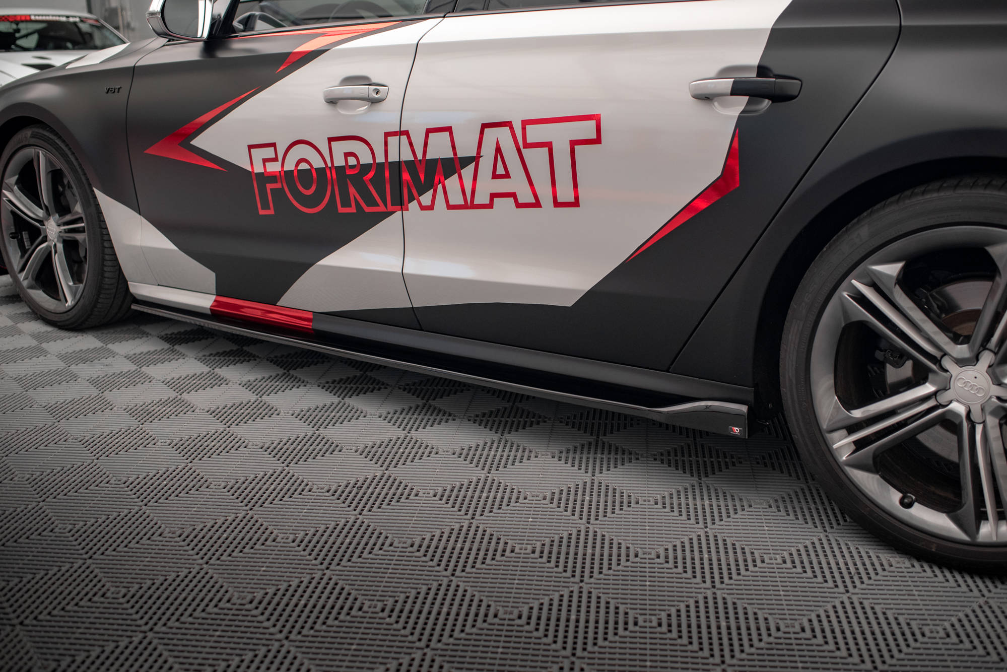 Maxton Design Боковые диффузоры V.2 для Audi S8 D4 — изображение 3