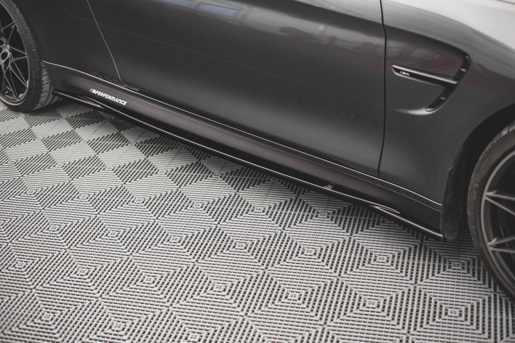 Maxton Design Боковые диффузоры V.2 для BMW M4 F82