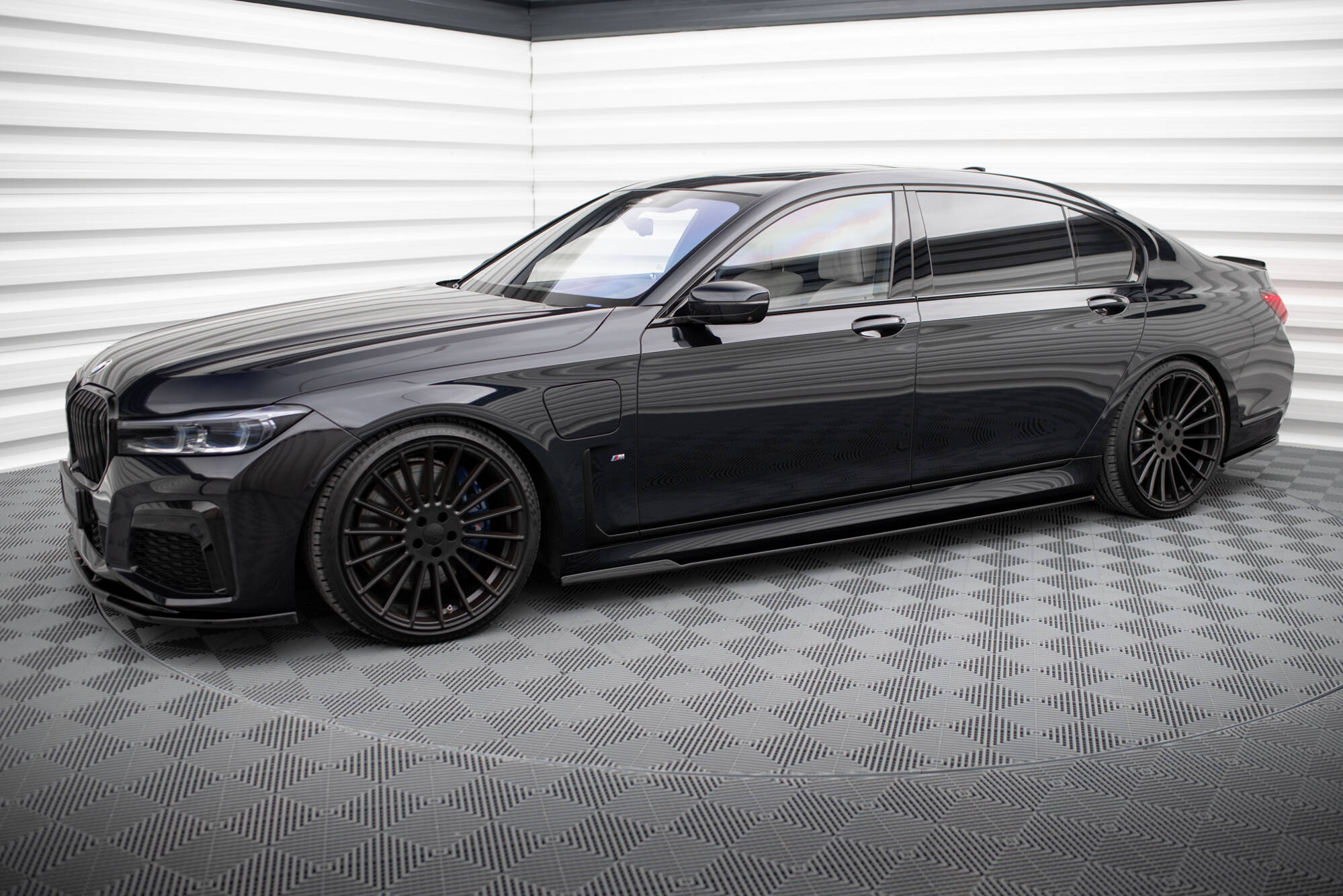 Maxton Design Боковые диффузоры V.2 для BMW 7 Long M-Pack G12 — изображение 2