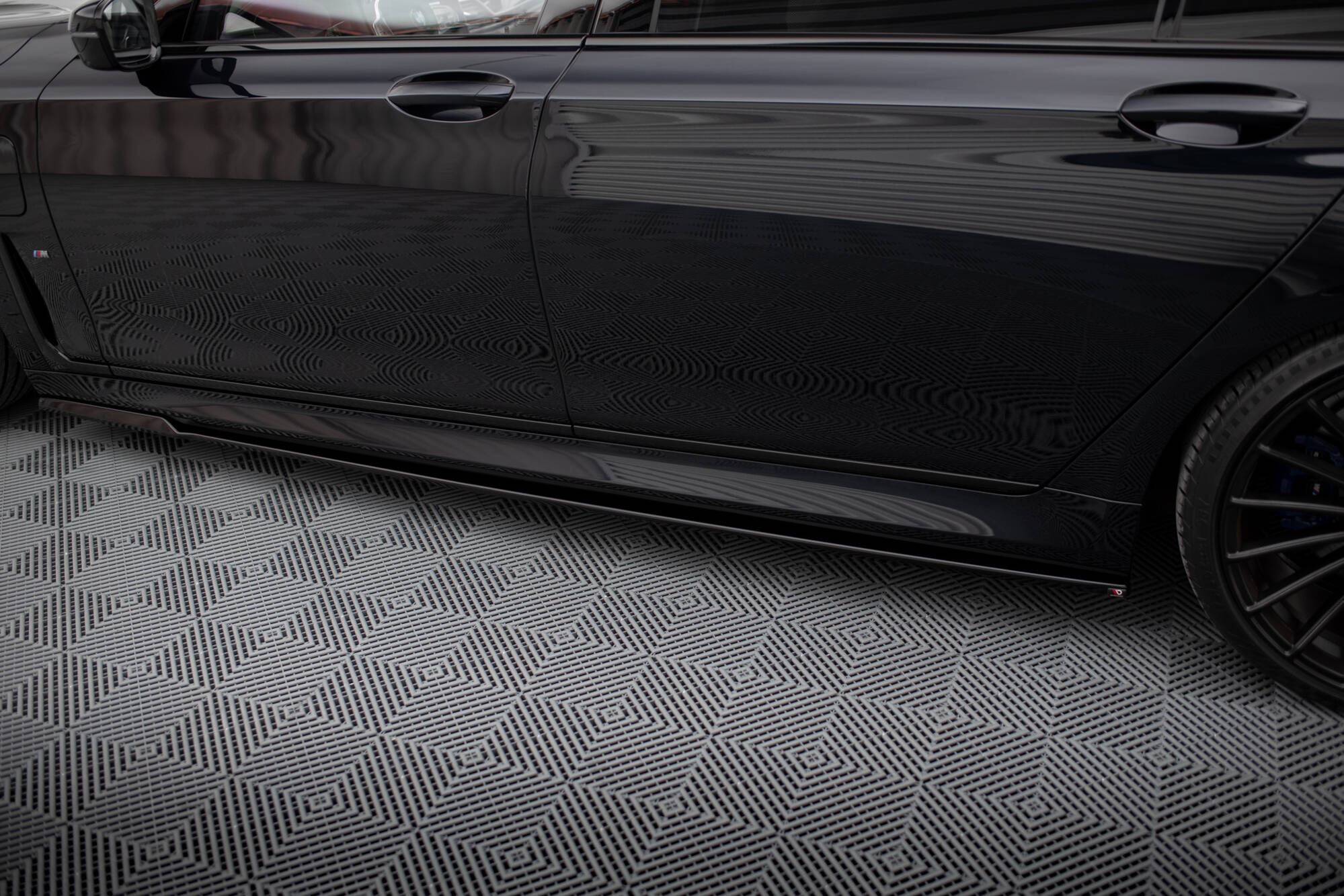 Maxton Design Боковые диффузоры V.2 для BMW 7 Long M-Pack G12 — изображение 3