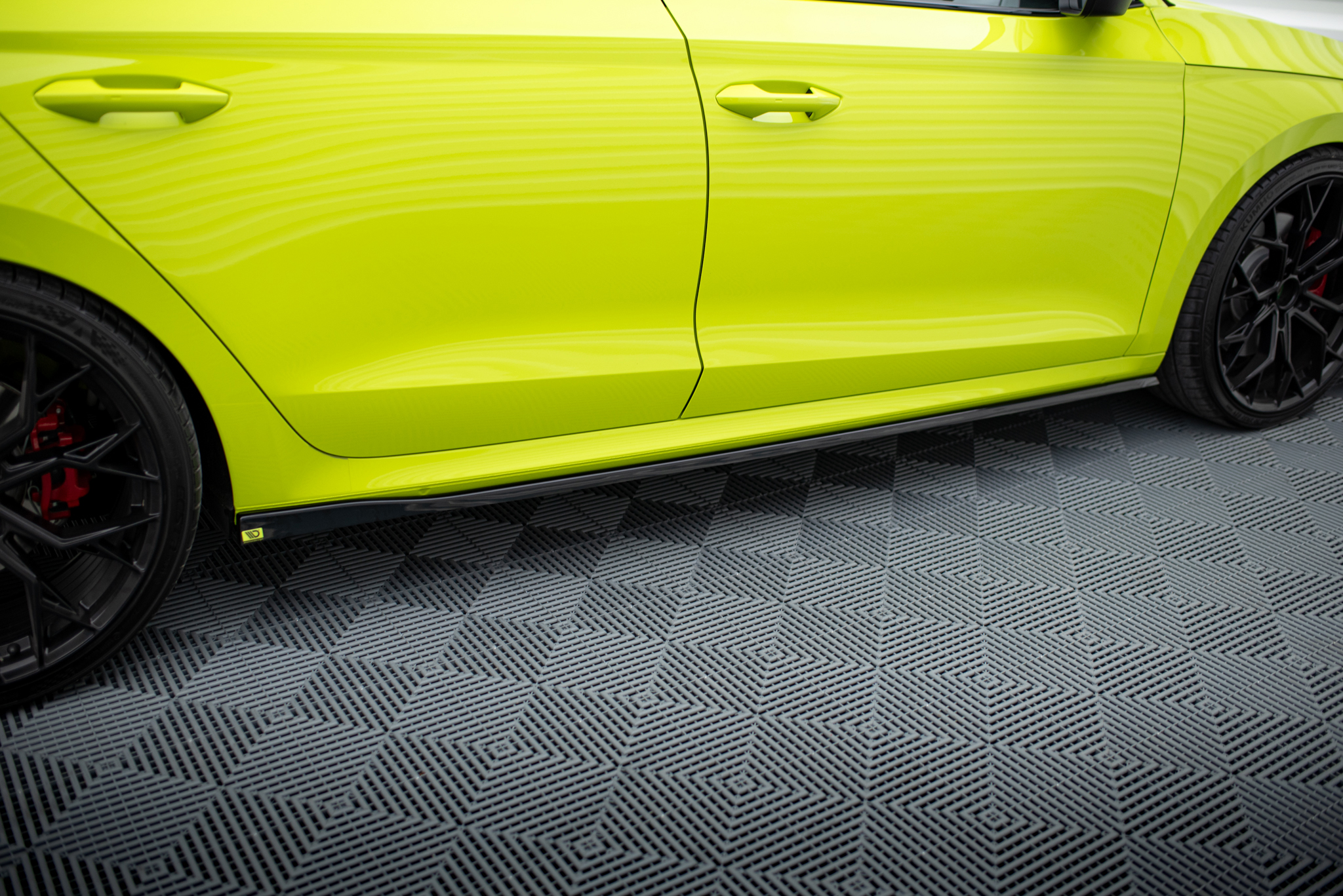 Maxton Design Боковые диффузоры V.2 для Skoda Octavia RS Liftback / Combi Mk4 — изображение 3