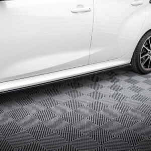 Maxton Design Боковые диффузоры V.2 для Toyota Yaris Mk4