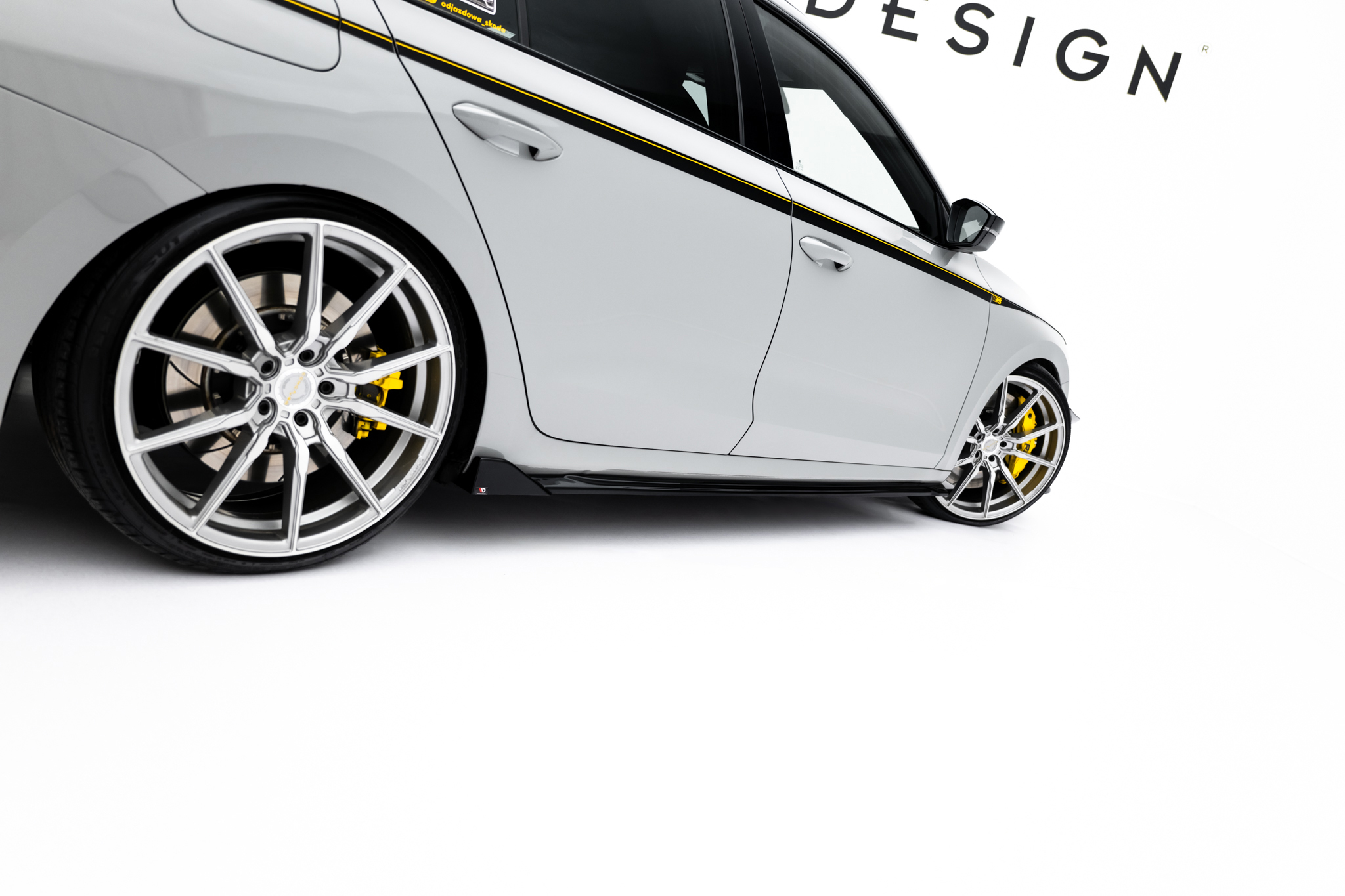 Maxton Design Боковые пороги и диффузоры V.4 Skoda Octavia RS Liftback / Combi Mk4