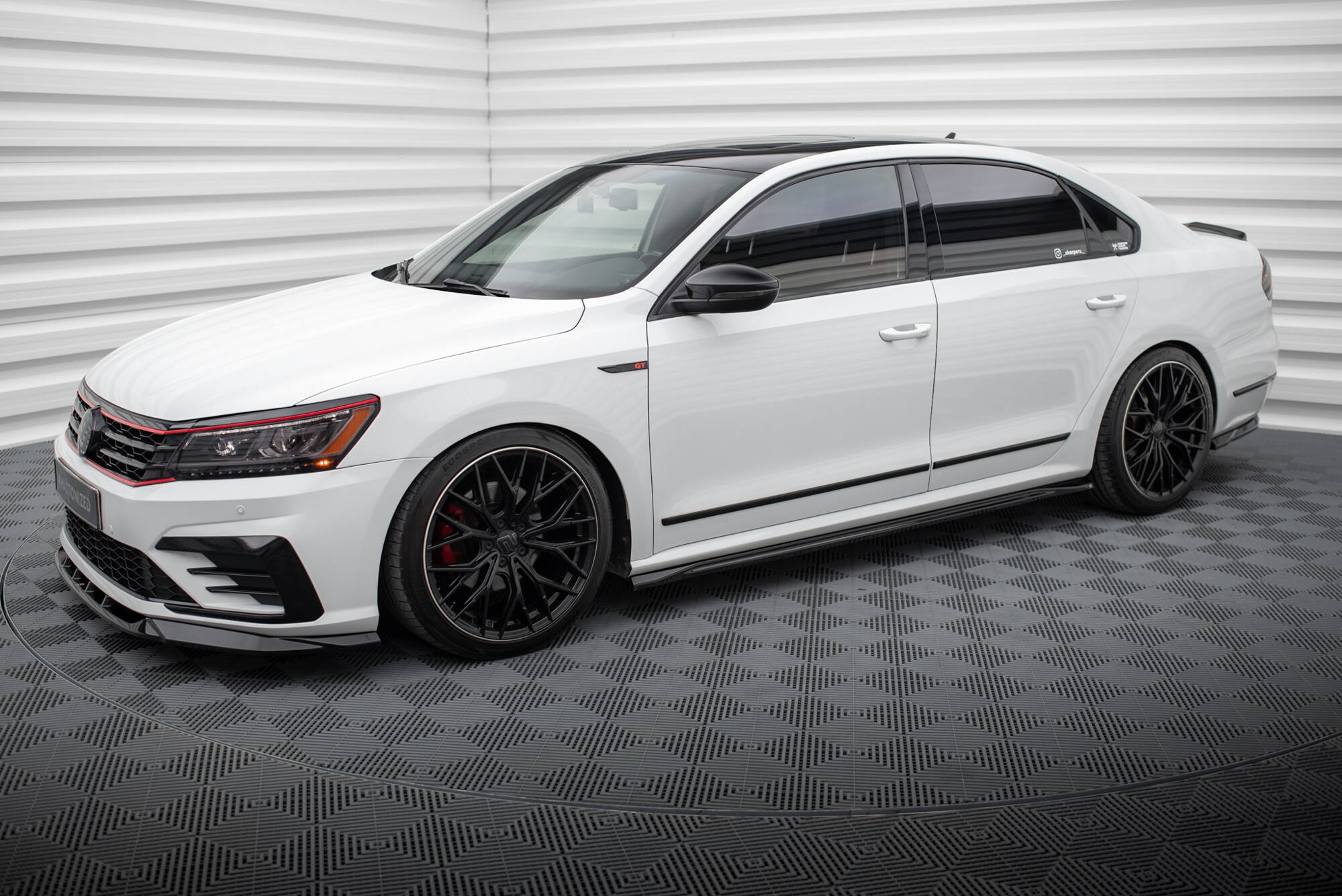 Maxton Design Боковые пороги и диффузоры для Volkswagen Passat GT B8 Facelift (США) — изображение 2