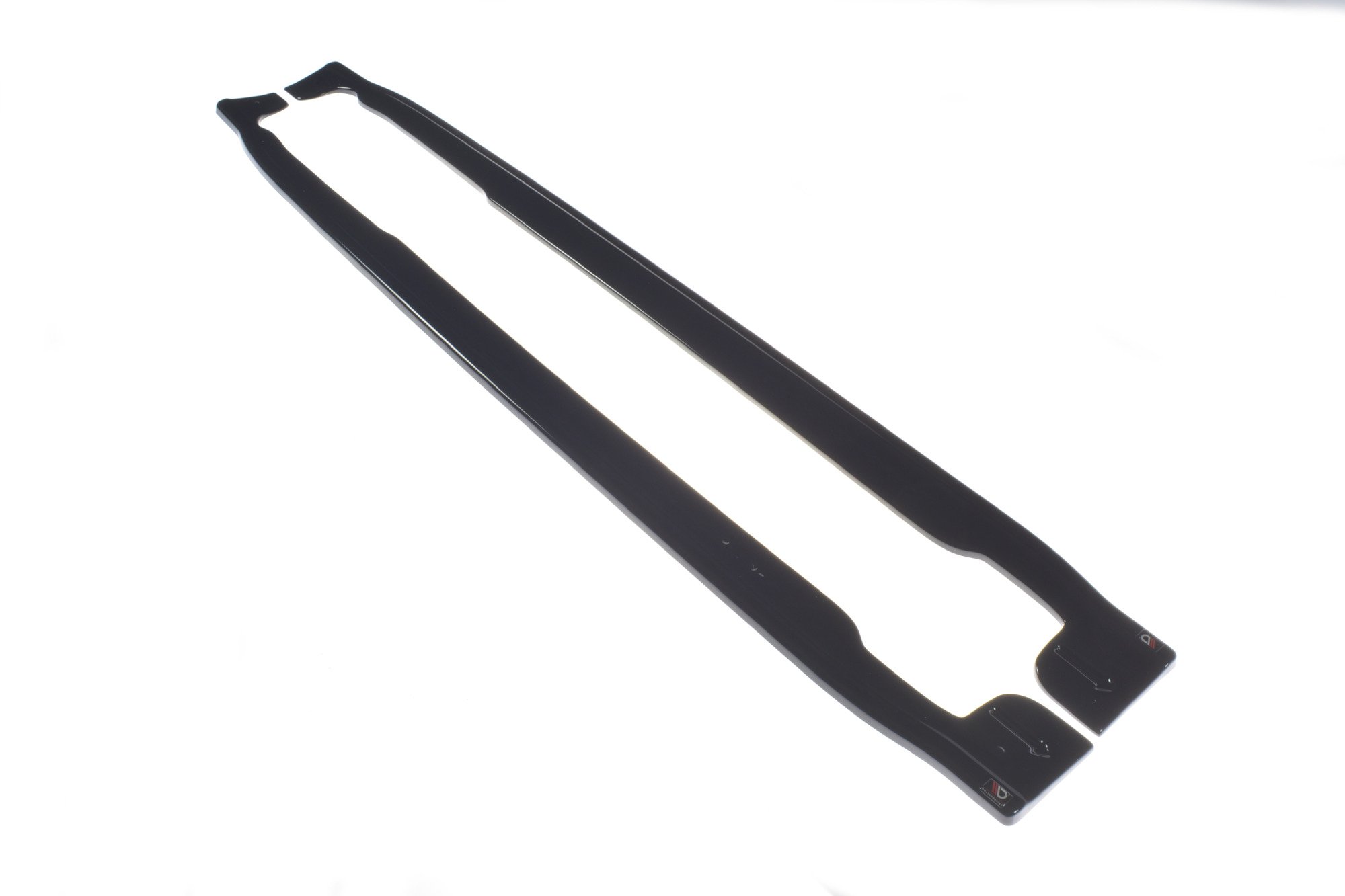 Maxton Design Боковые пороги и диффузоры Volvo V40 R-design — изображение 4