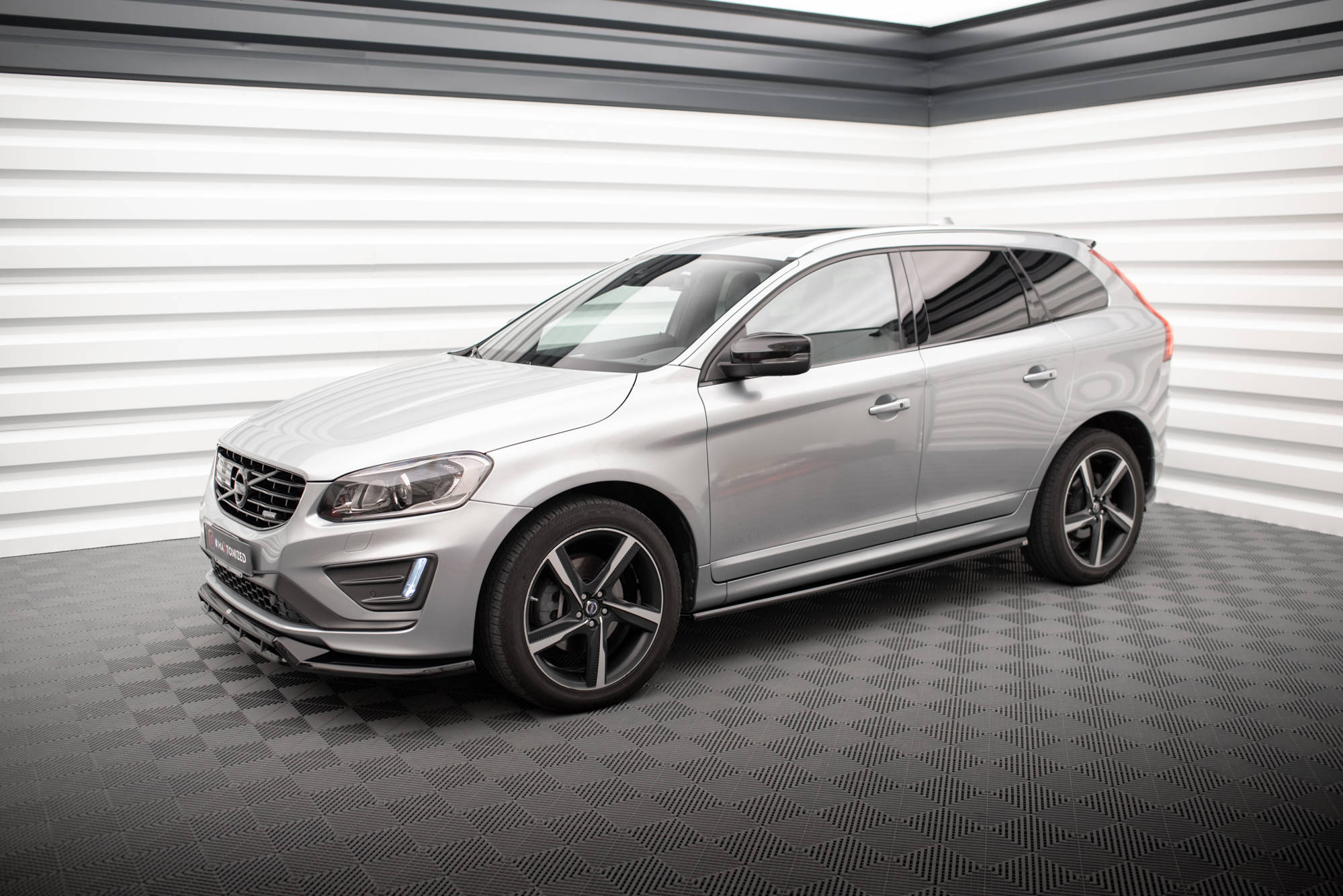 Maxton Design Боковые пороги и диффузоры для Volvo XC60 R-Design Mk1 Facelift — изображение 3