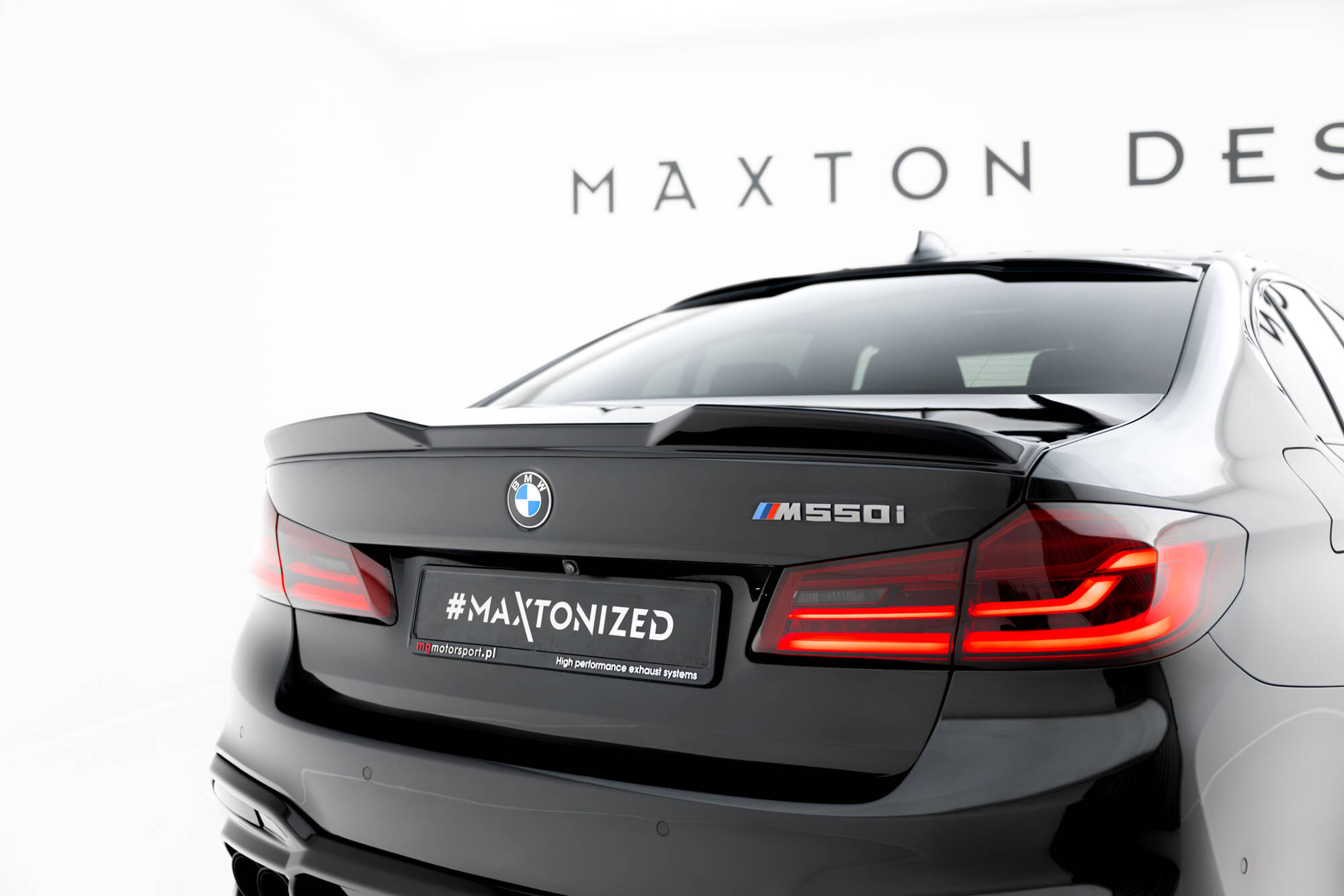 Maxton Design Накладка на спойлер 3D для BMW 5 Standard / M-Pack / M550 Sedan G30 / G30 Facelift