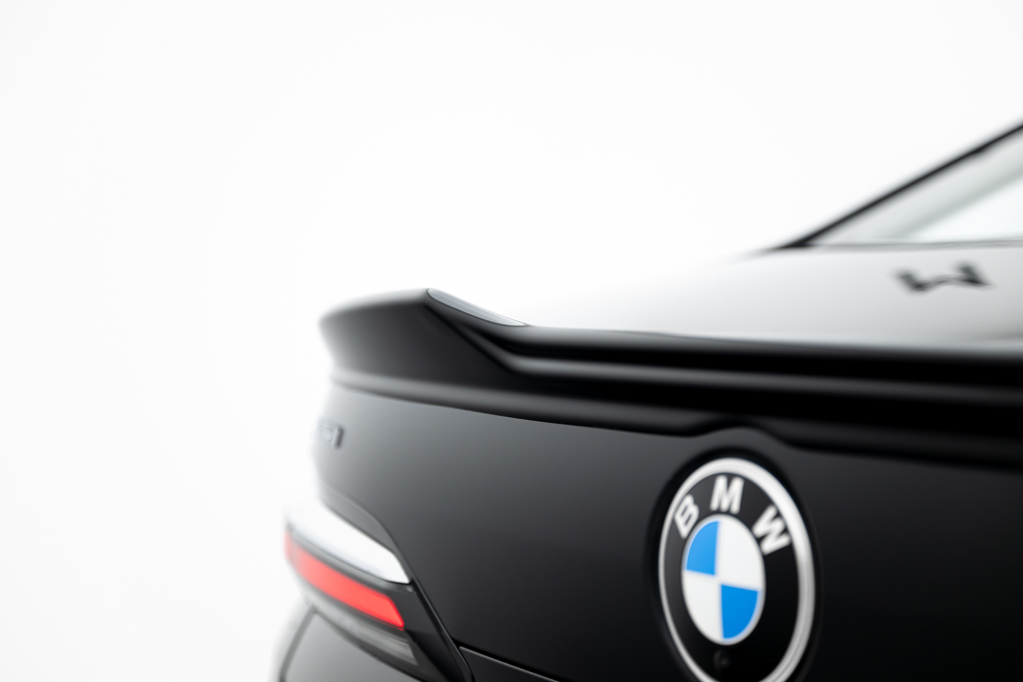 Maxton Design Накладка на спойлер 3D для BMW 7 G70 — изображение 4