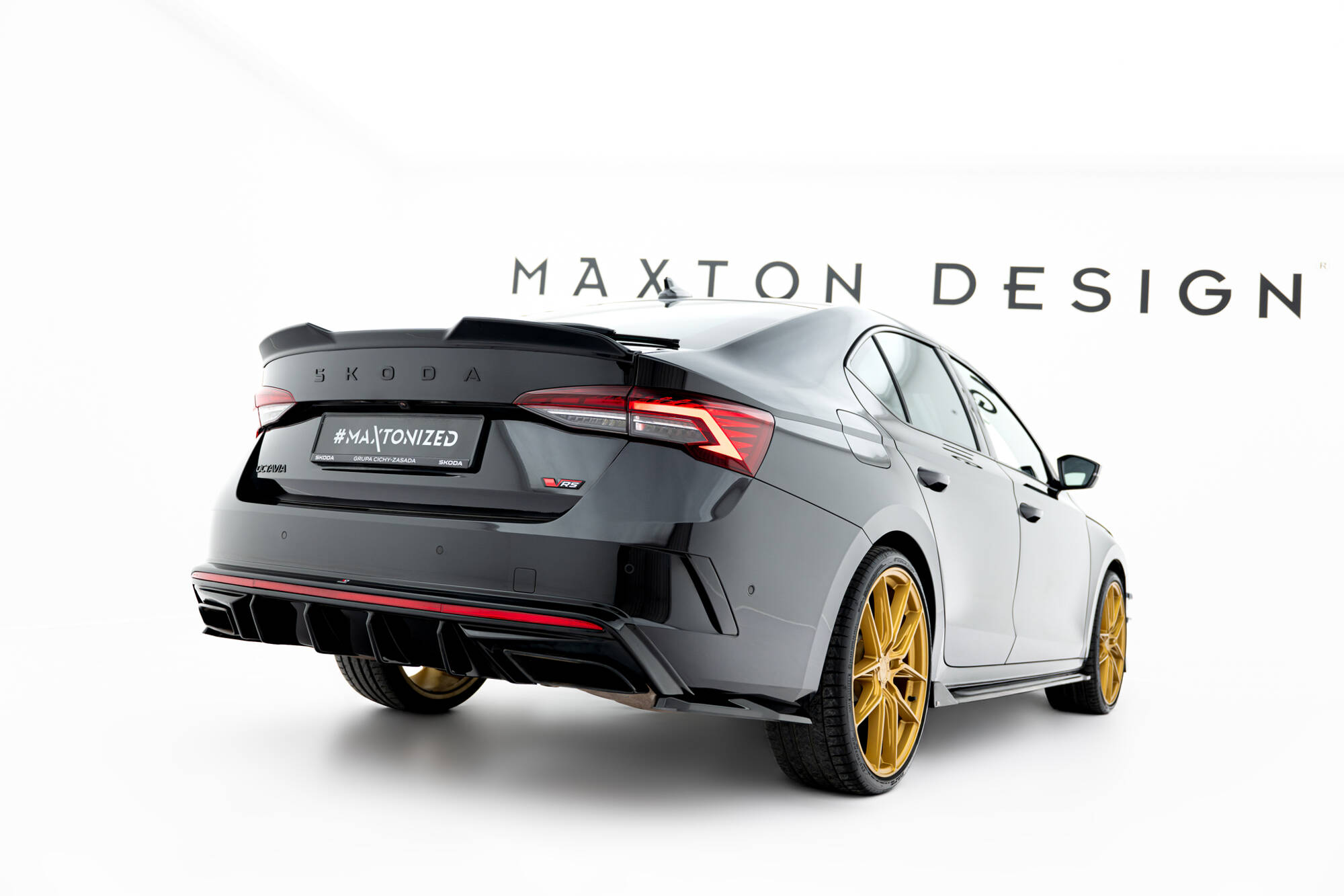 Maxton Design Накладка на спойлер 3D для Skoda Octavia RS / Sportline / Standard Liftback MK4 / Mk4 Facelift — изображение 3