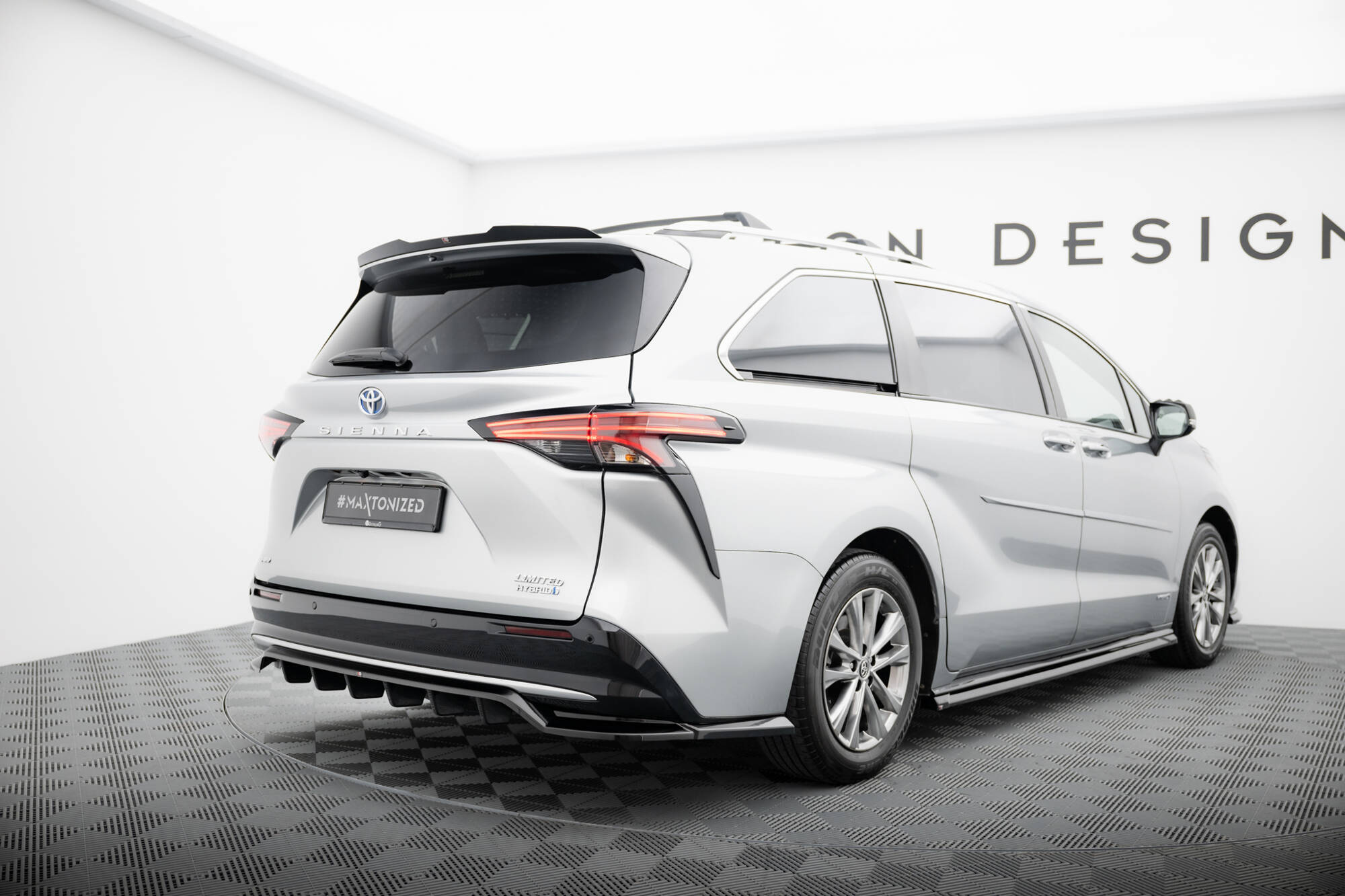 Maxton Design Спойлер Toyota Sienna Mk4 — изображение 3