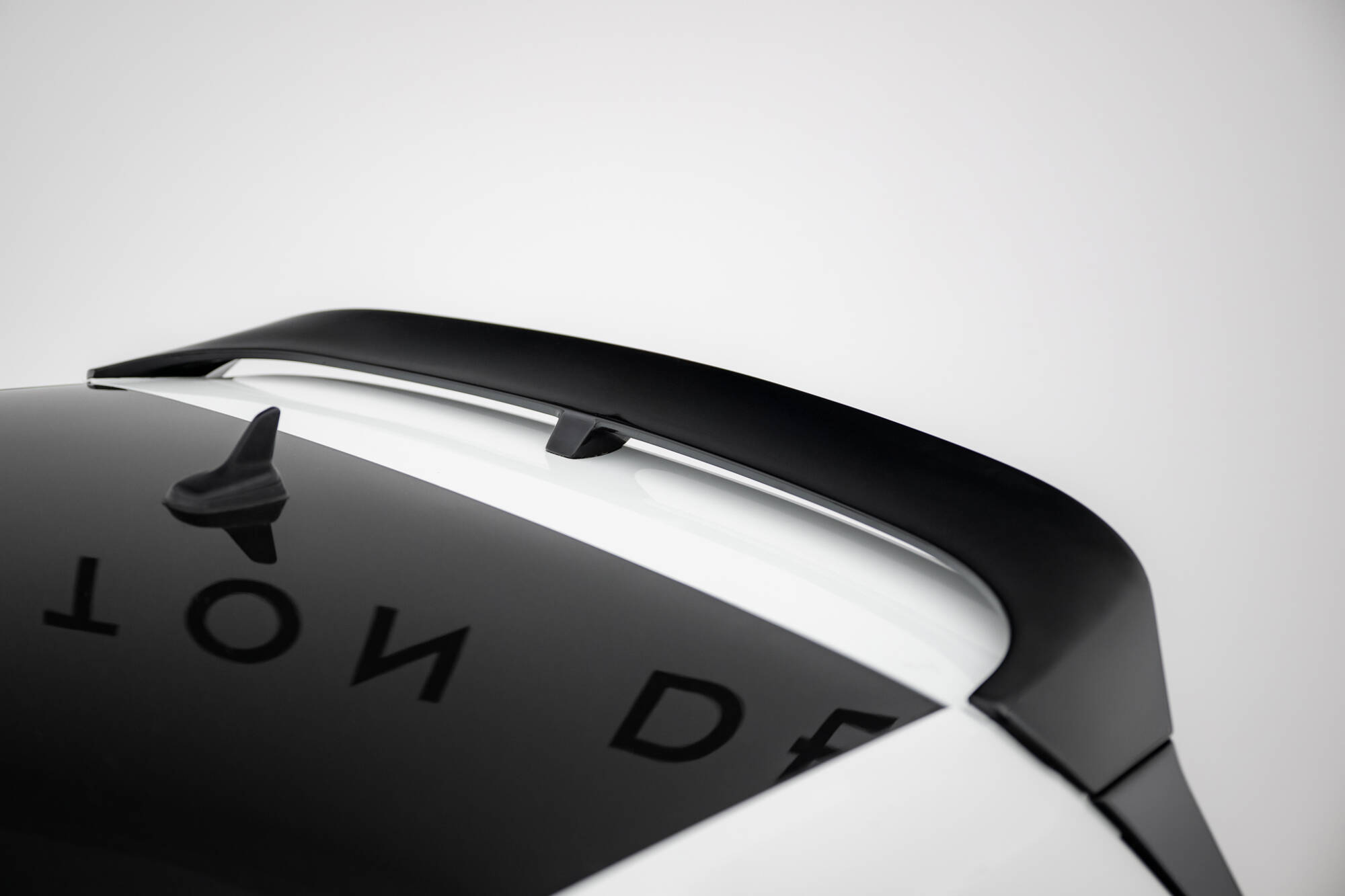 Maxton Design Спойлер Volkswagen Golf R / R-Line / GTI / GTD Mk7 / Mk7 Facelift — изображение 5