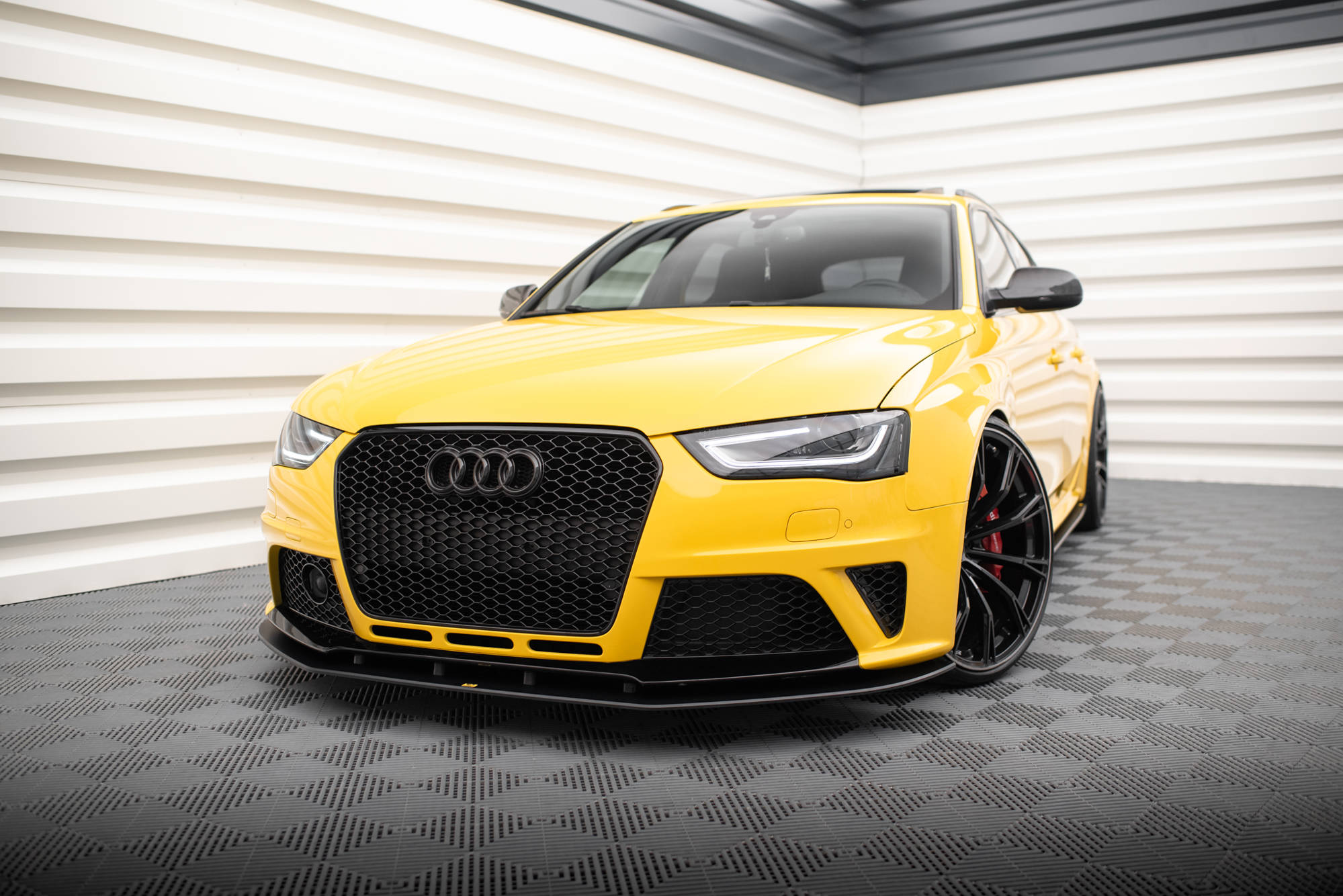 Maxton Design Передний сплиттер Street Pro для Audi RS4 B8