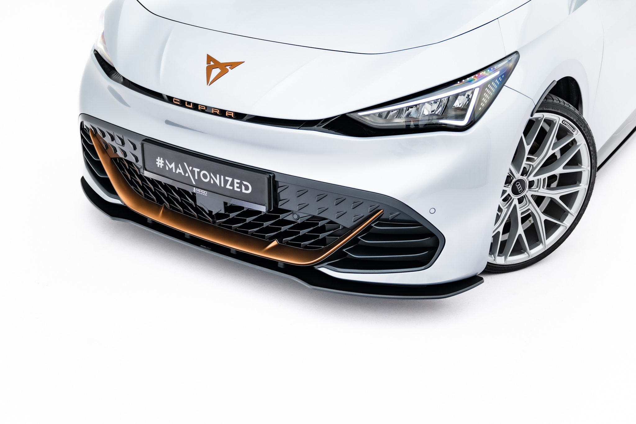 Maxton Design Передний сплиттер Street Pro для Cupra Born Mk1 — изображение 4