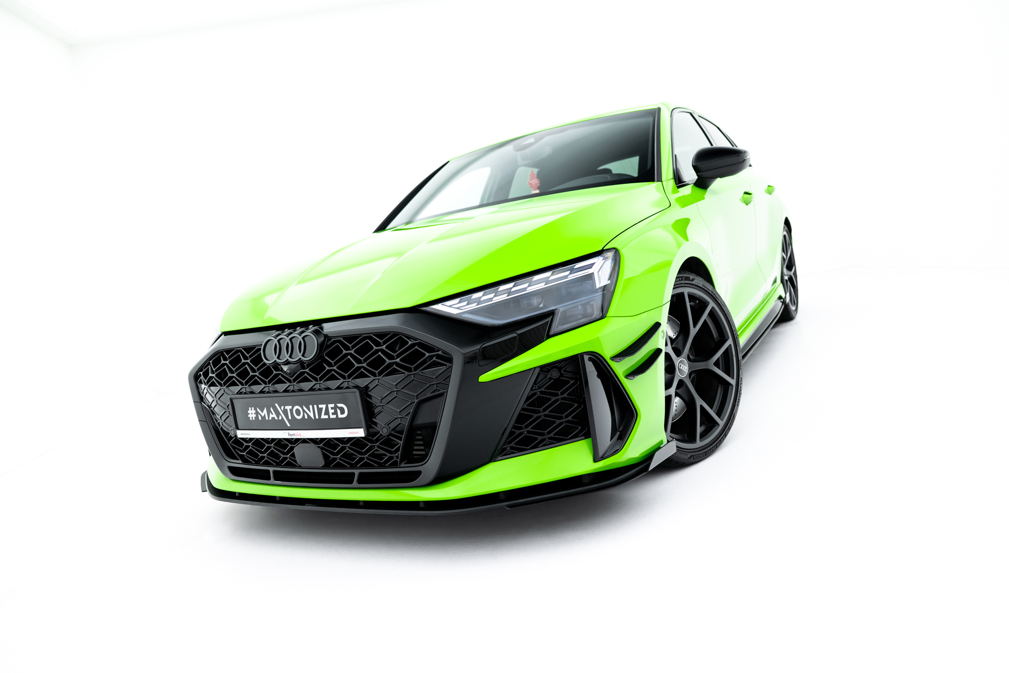 Maxton Design Передний сплиттер Street Pro + брызговики для Audi RS3 Sportback 8Y (рестайлинг)