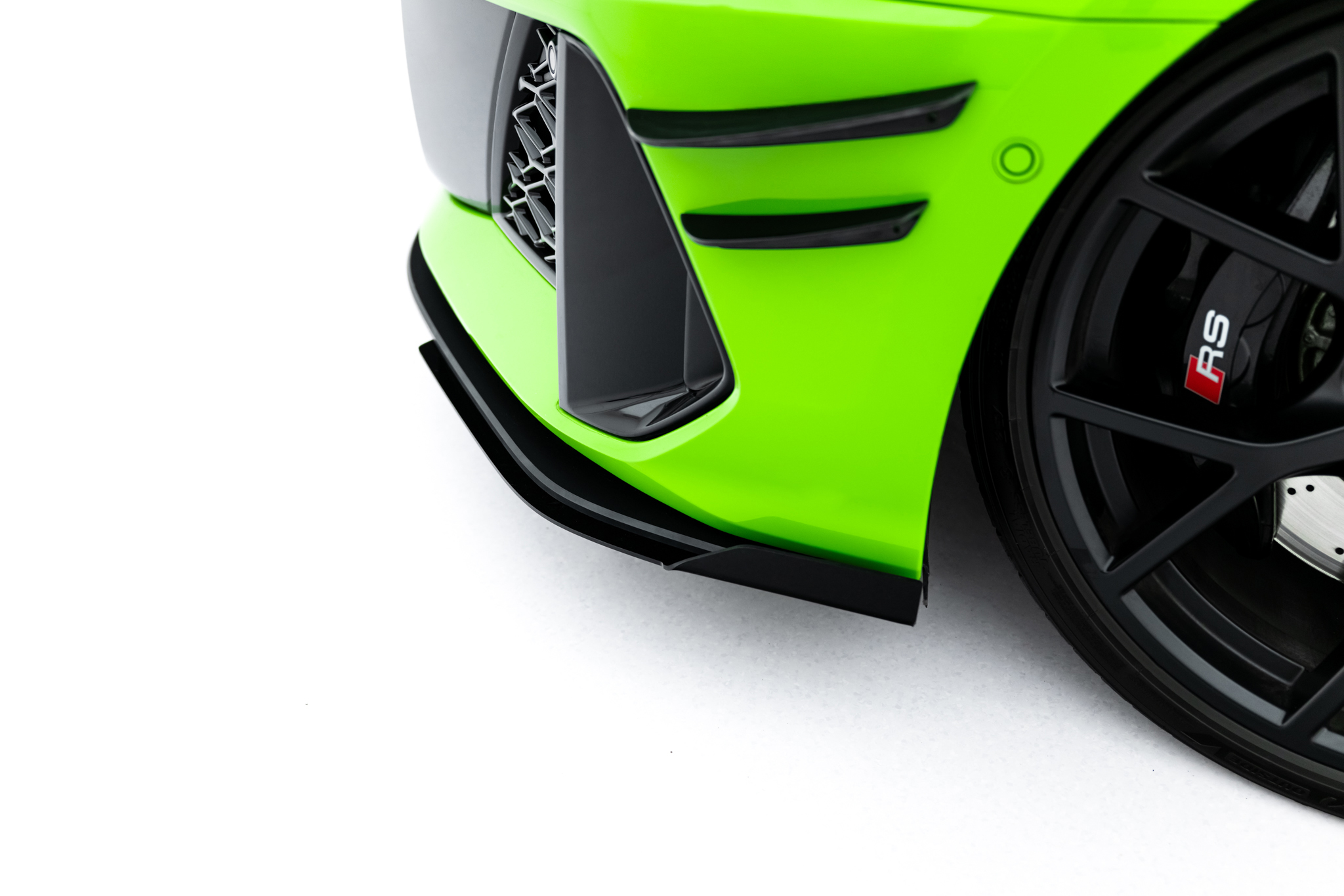 Maxton Design Передний сплиттер Street Pro + брызговики для Audi RS3 Sportback 8Y (рестайлинг) — изображение 7