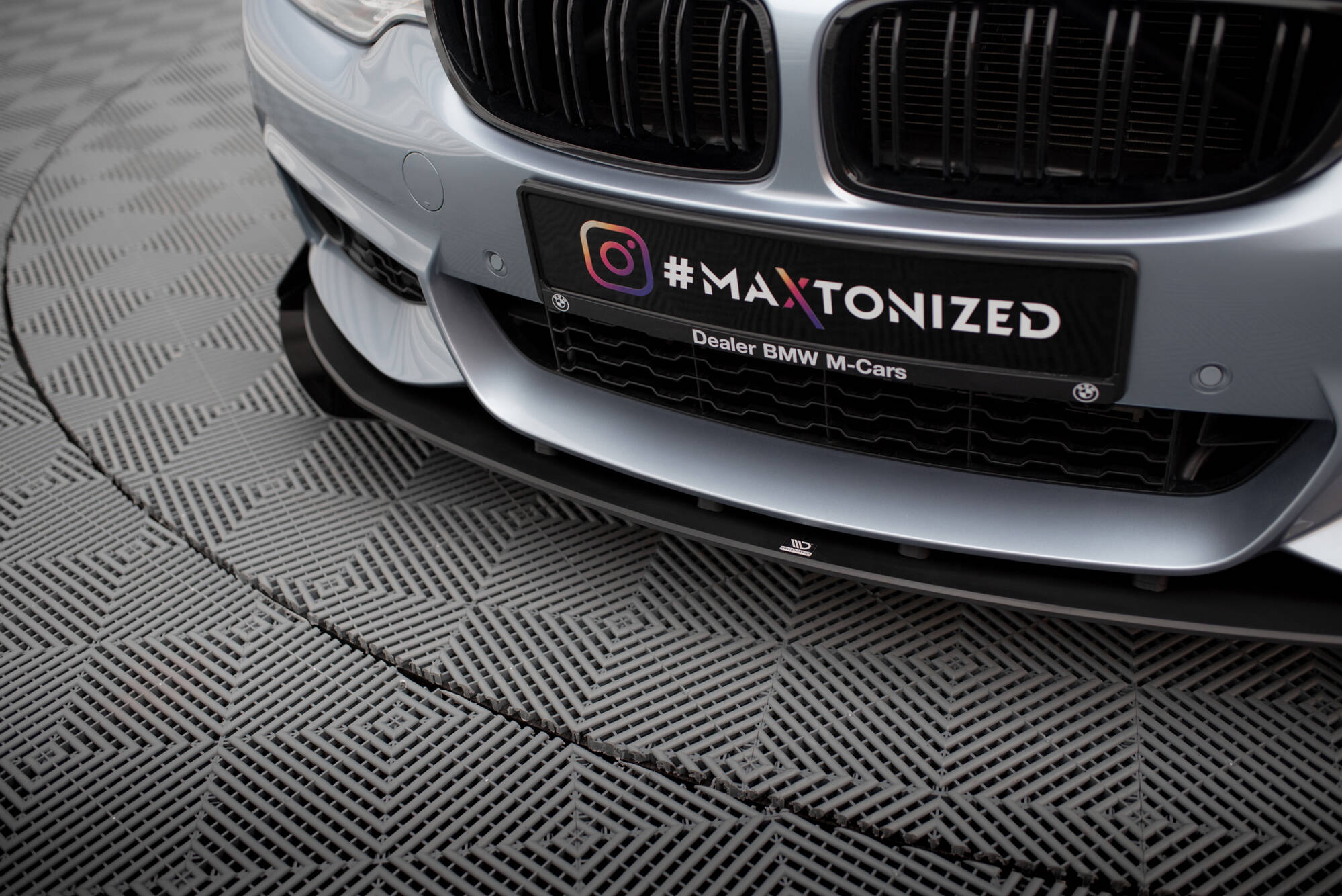Maxton Design Передний сплиттер Street Pro + брызговики для BMW 4 Coupe / Gran Coupe / Cabrio M-Pack F32 / F36 / F33 — изображение 3