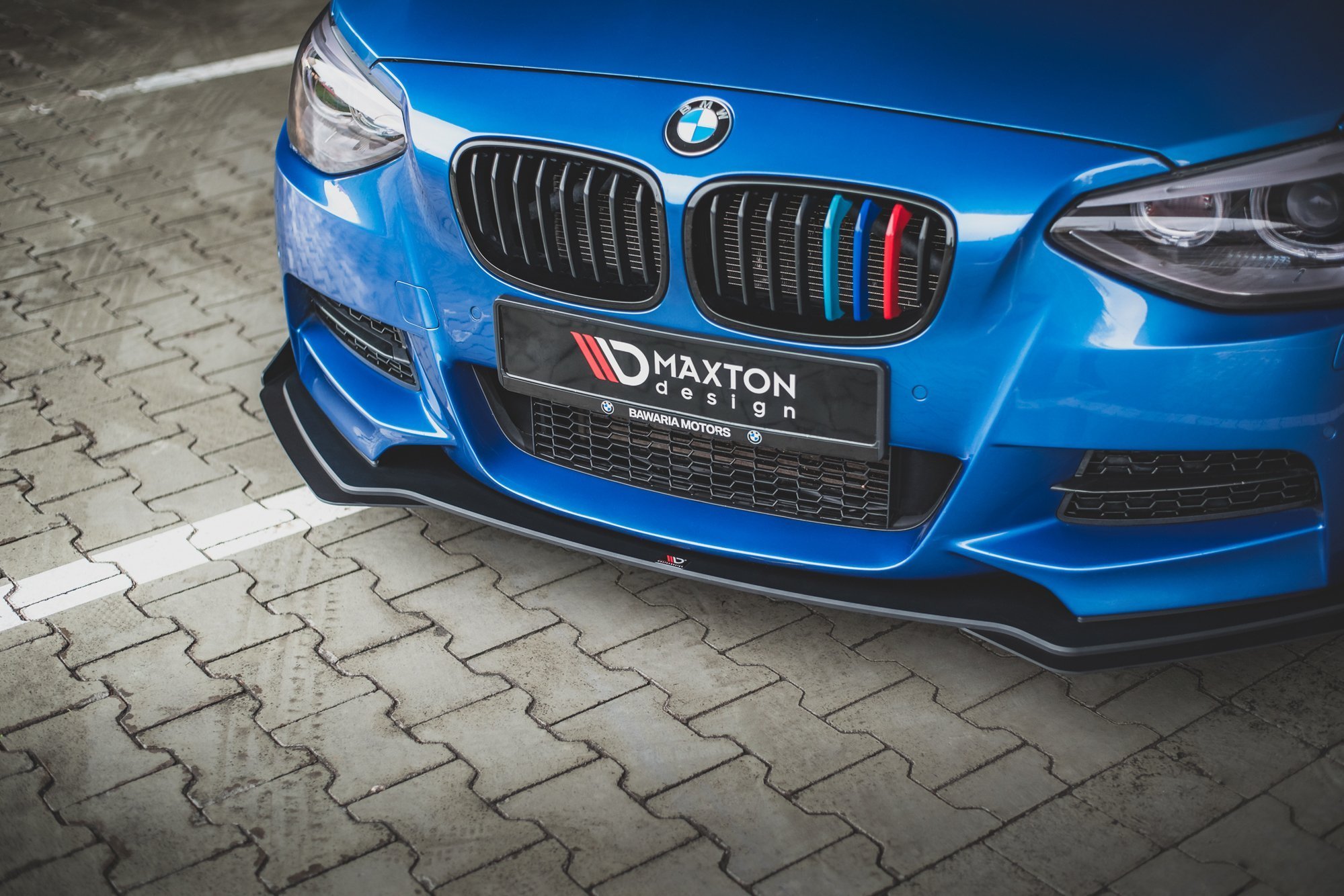 Maxton Design Передний сплиттер Street Pro + брызговики для BMW M135i F20 — изображение 2