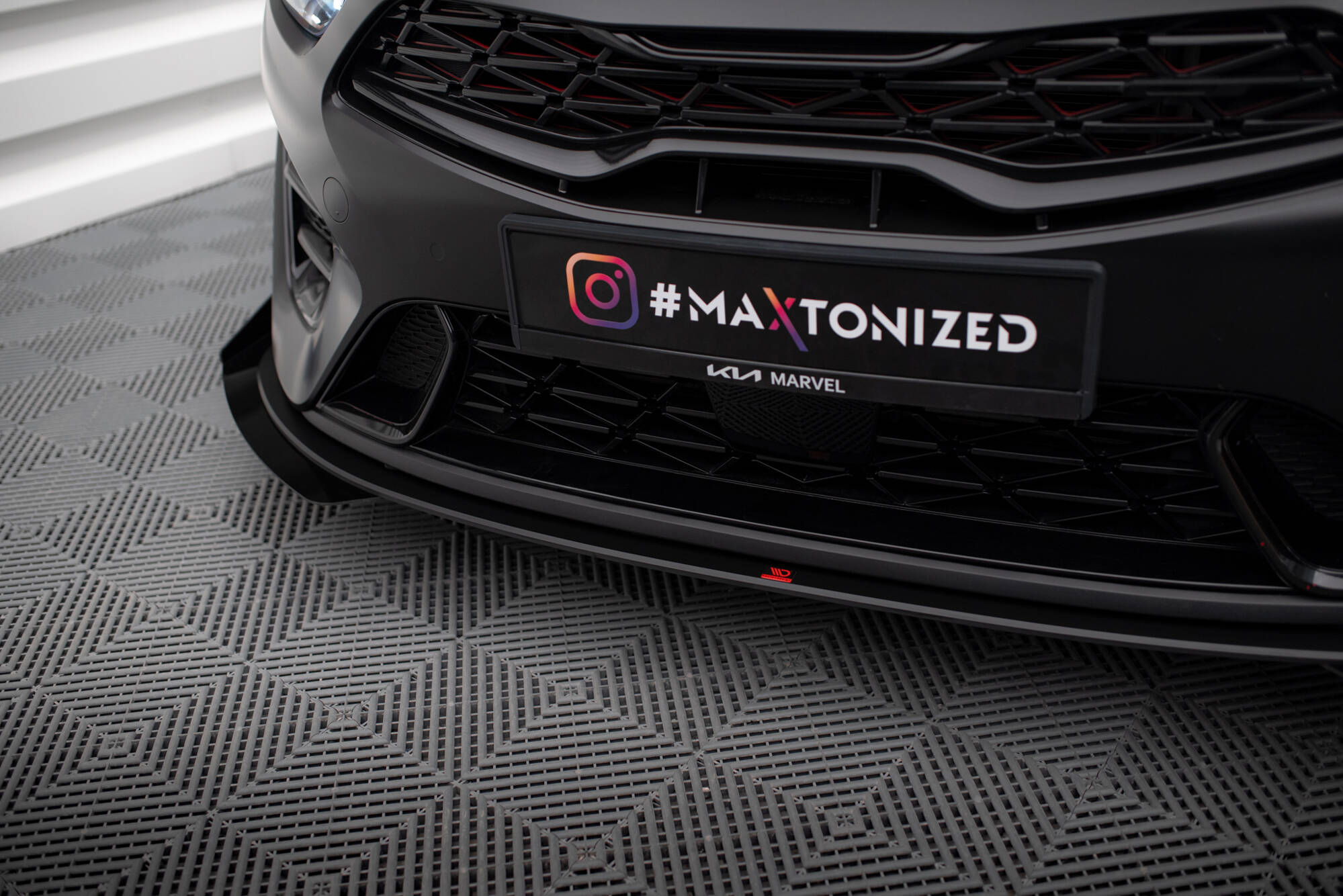 Maxton Design Передний сплиттер Street Pro + брызговики для Kia Proceed GT Mk3 Facelift / Ceed GT / GT-Line Mk1 Facelift — изображение 4