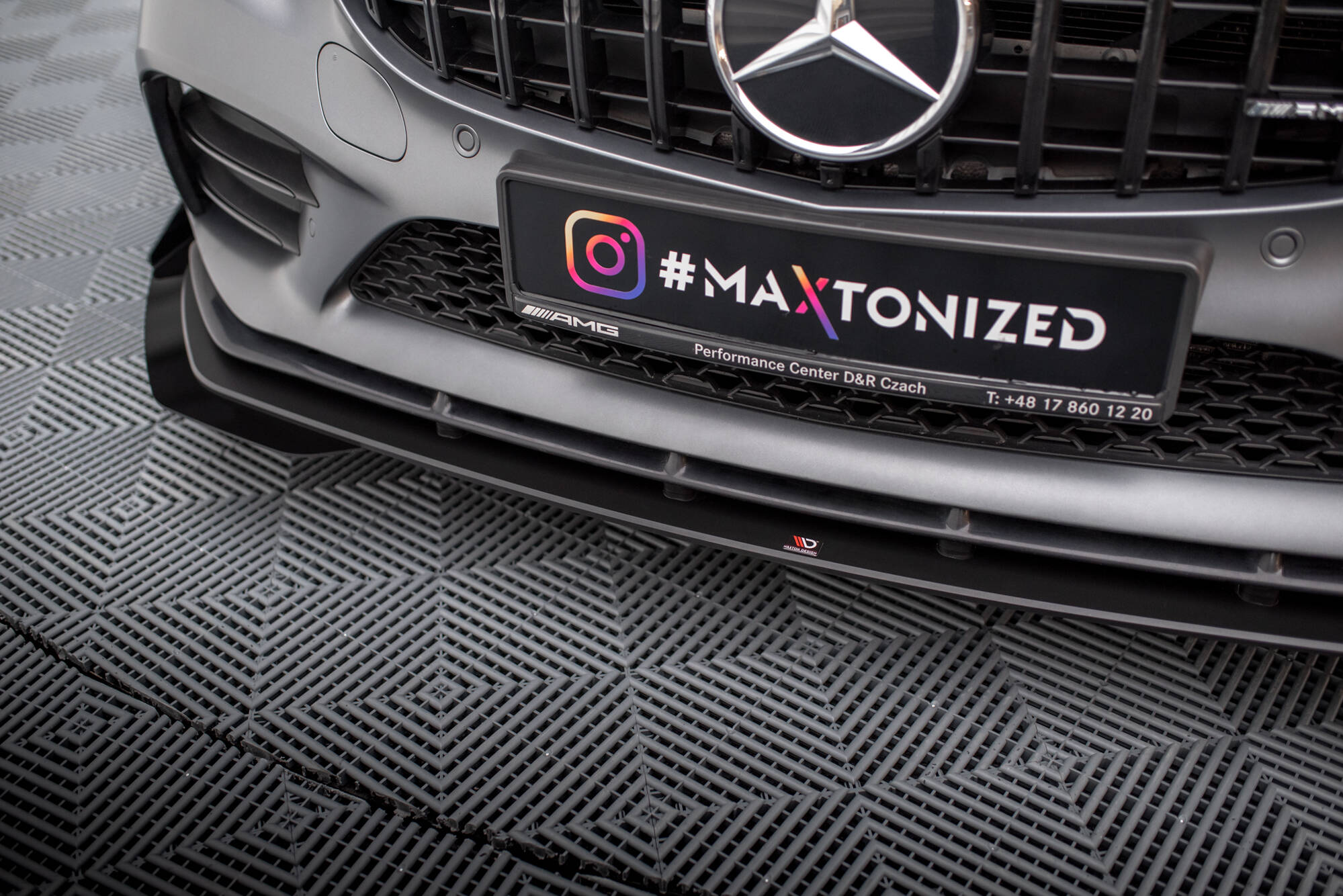 Maxton Design Передний сплиттер Street Pro + брызговики для Mercedes-AMG C43 купе/кабриолет C205 рестайлинг/A205 рестайлинг — изображение 3