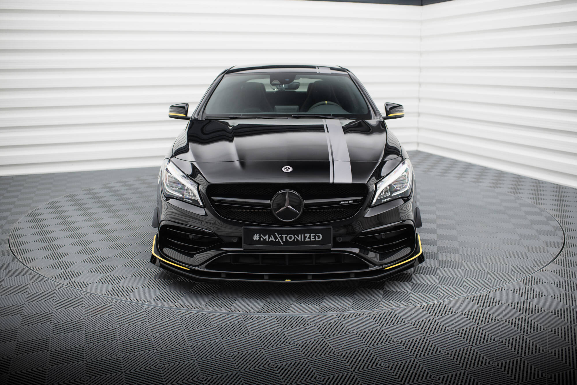 Maxton Design Передний сплиттер Street Pro + брызговики для Mercedes-AMG CLA 45 Aero C117 Facelift — изображение 2