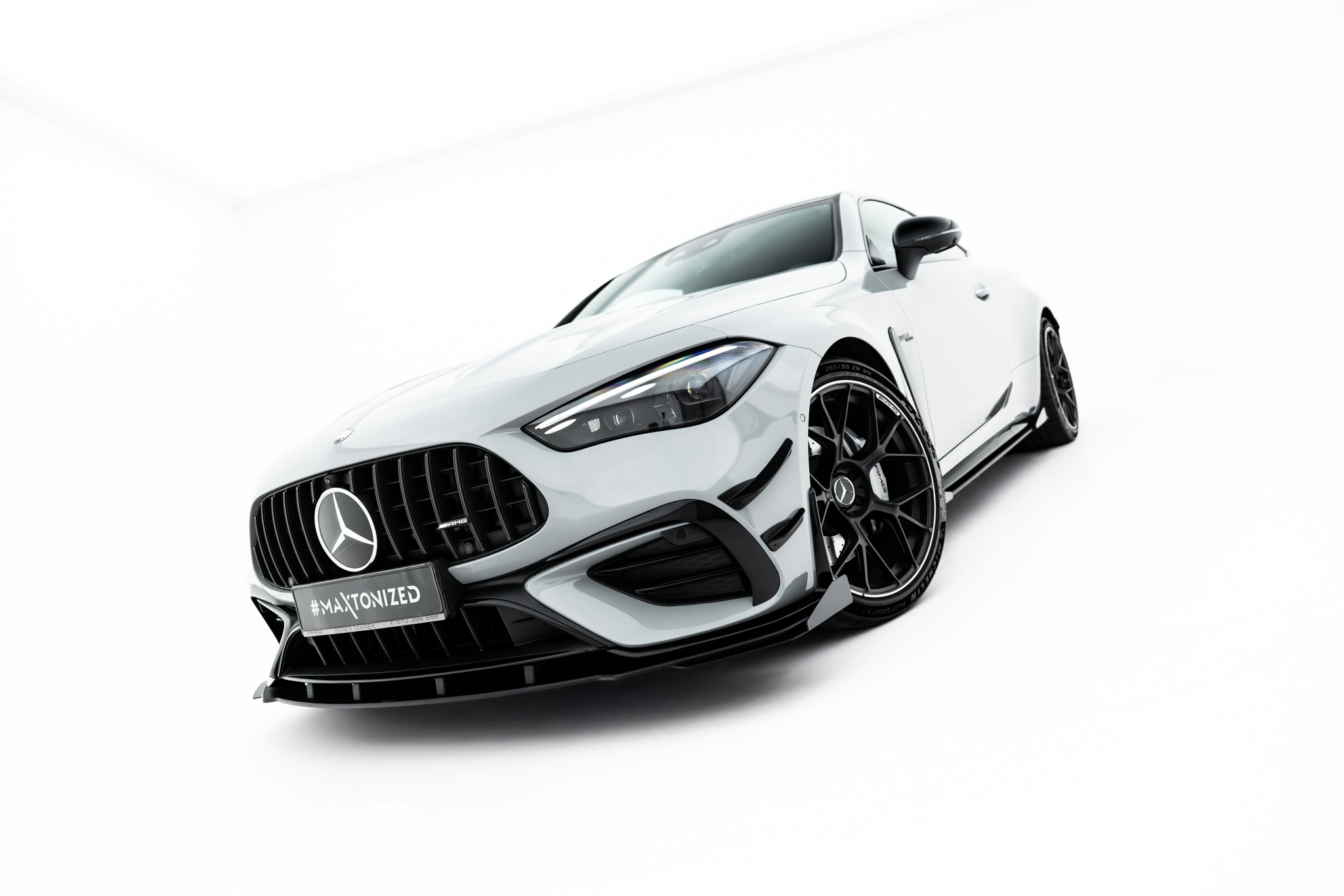 Maxton Design Передний сплиттер Street Pro + брызговики для Mercedes-AMG CLE 53 Aero C236 — изображение 5