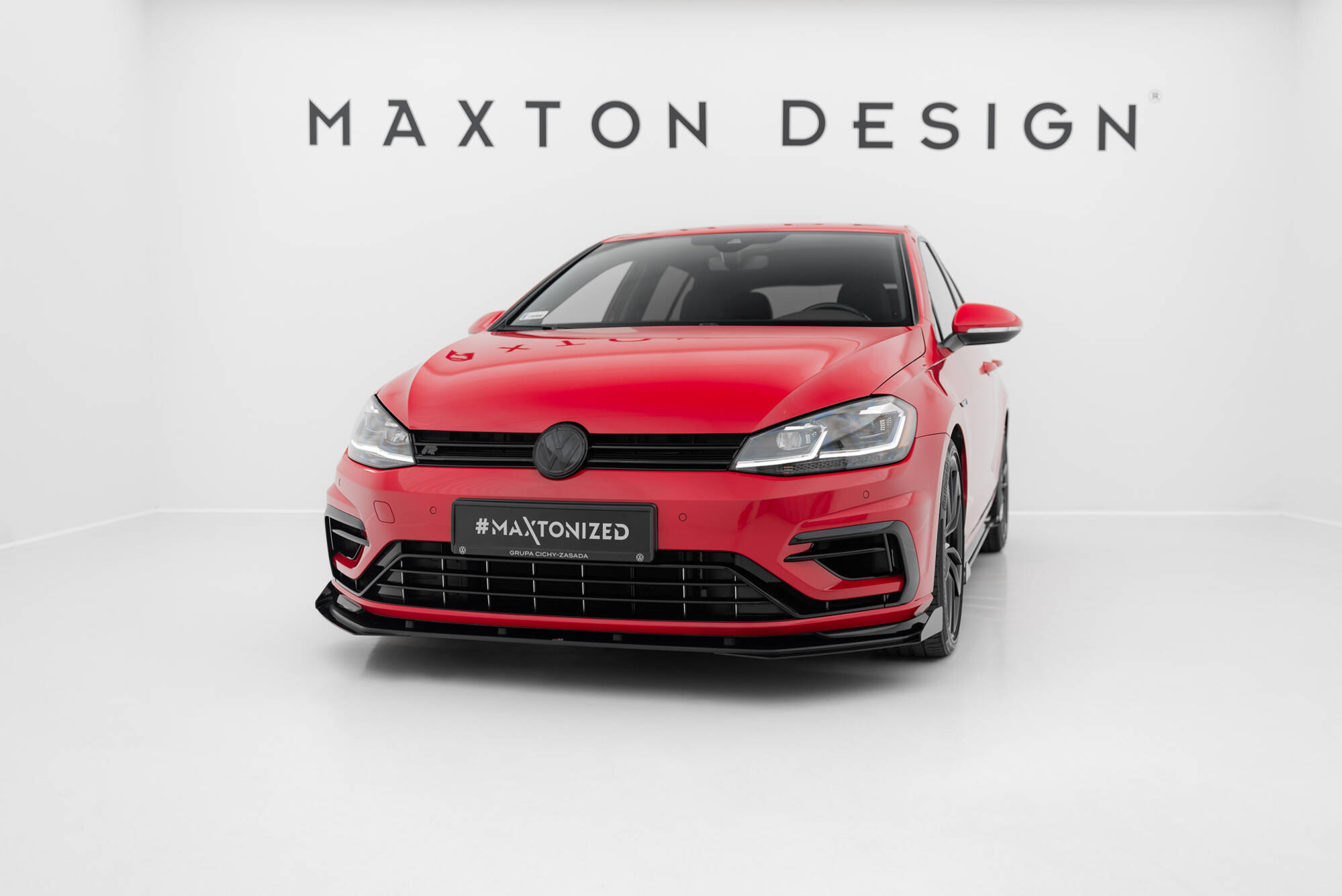Maxton Design Передний сплиттер Street Pro + брызговики для Volkswagen Golf R / R-Line Mk7 Facelift