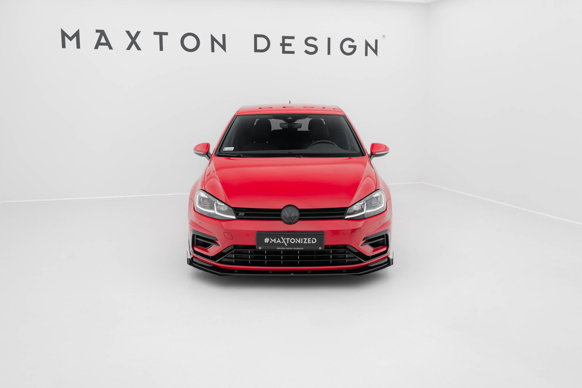 Maxton Design Передний сплиттер Street Pro + брызговики для Volkswagen Golf R / R-Line Mk7 Facelift — изображение 2