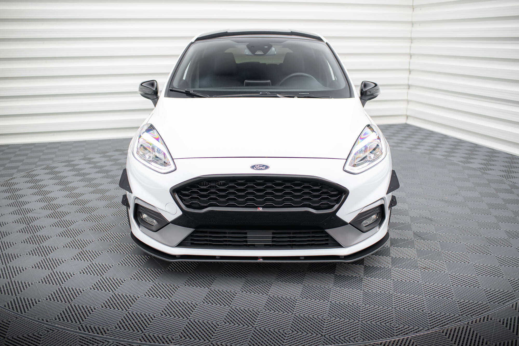 Maxton Design Передний сплиттер Street Pro для Ford Fiesta Mk8 ST / ST-Line — изображение 2