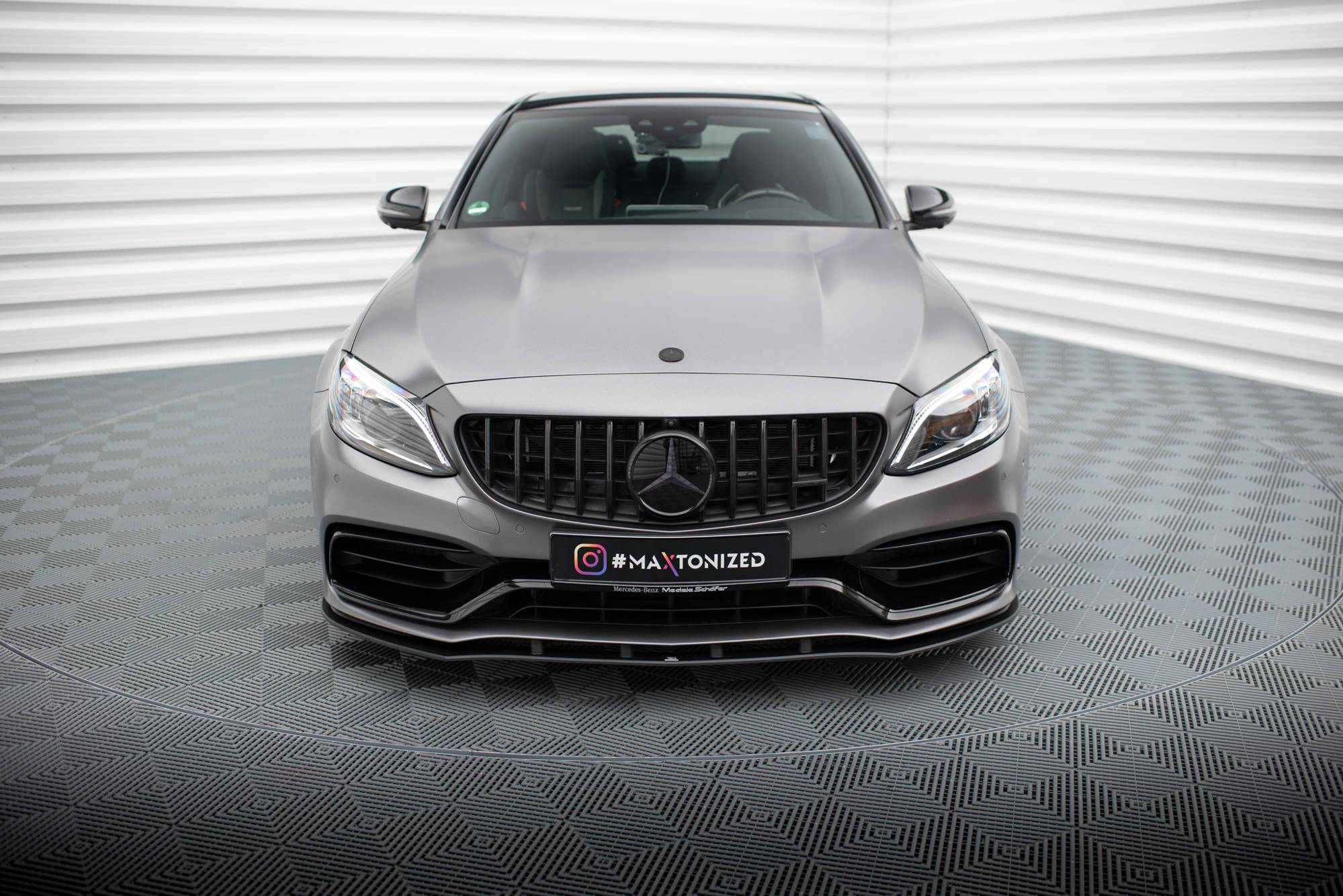 Maxton Design Передний сплиттер Street Pro для Mercedes-AMG C63 седан/универсал W205 рестайлинг — изображение 2