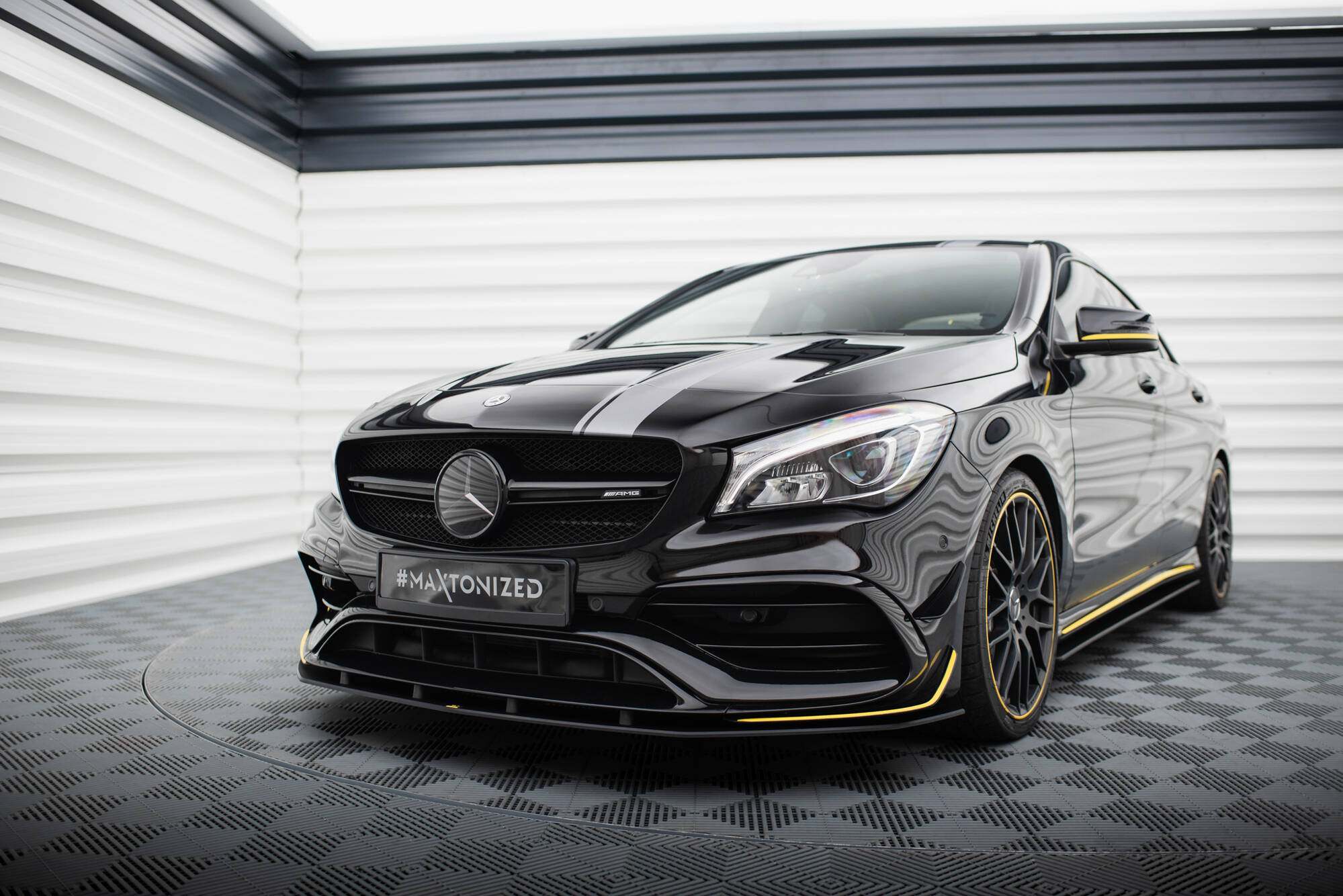 Maxton Design Передний сплиттер Street Pro для Mercedes-AMG CLA 45 Aero C117 Facelift