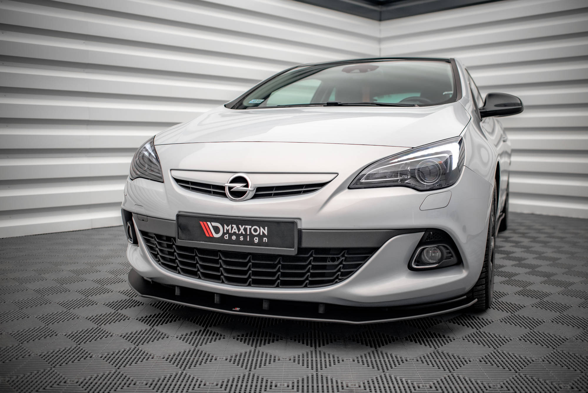 Maxton Design Передний сплиттер Street Pro для Opel Astra GTC OPC-Line J