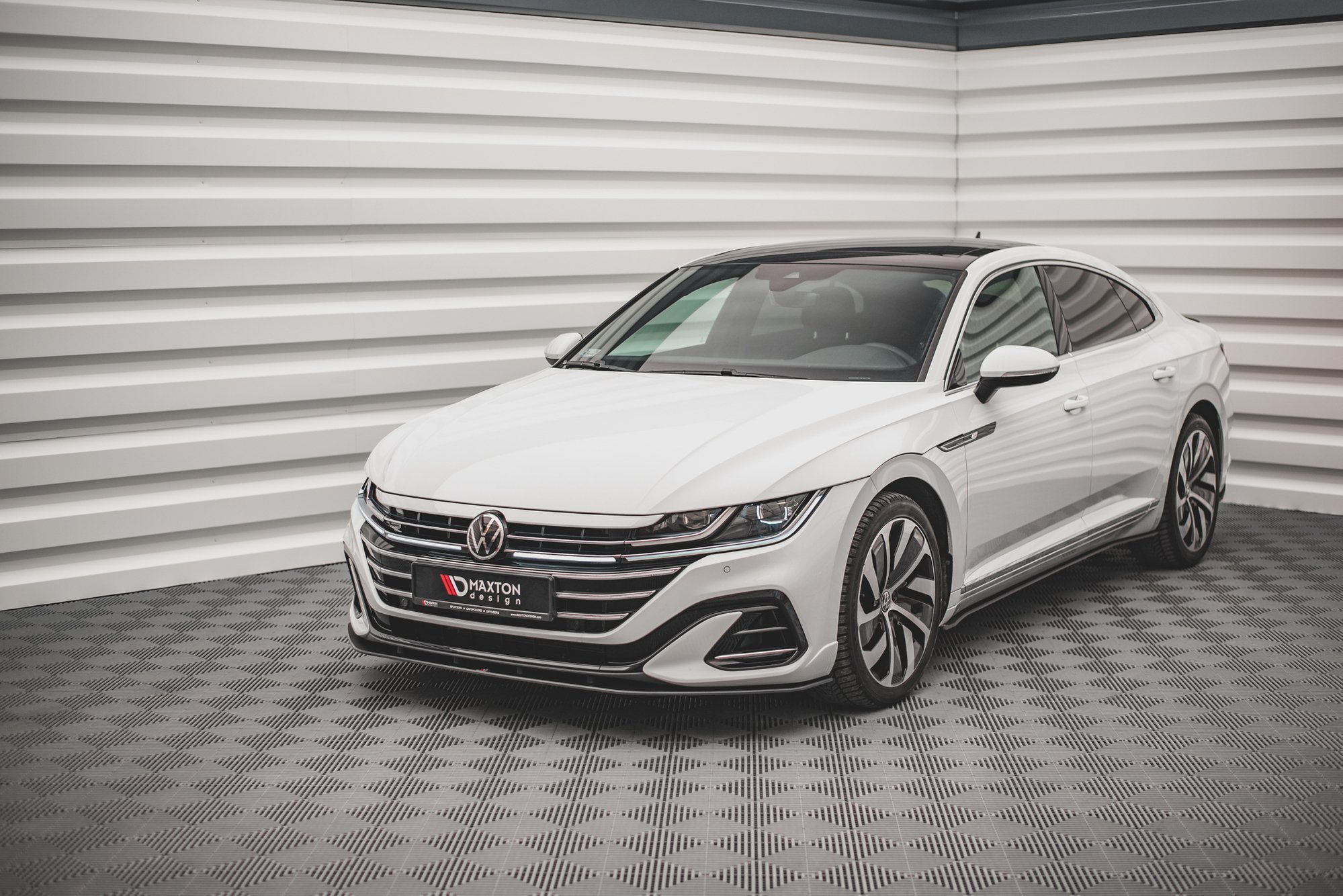 Maxton Design Передний сплиттер Street Pro для Volkswagen Arteon Sedan / Shooting Brake R-Line Mk1 Facelift — изображение 2