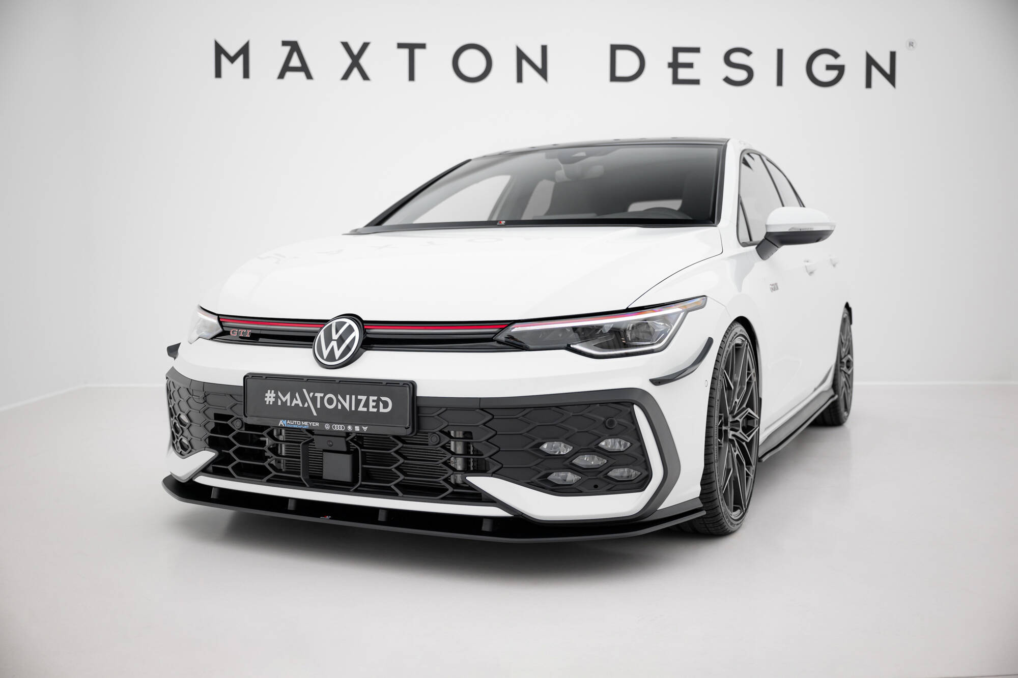 Maxton Design Передний сплиттер Street Pro для Volkswagen Golf GTI / GTE / R-Line Mk8 Facelift