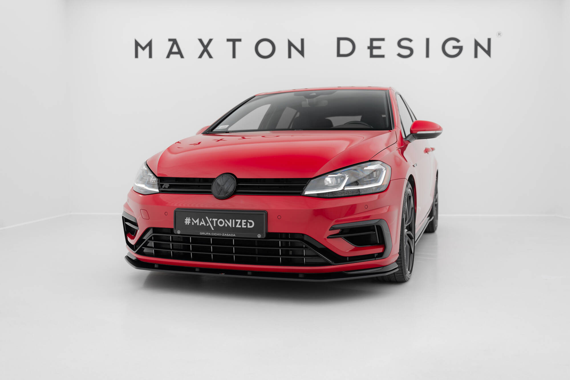 Maxton Design Передний сплиттер Street Pro для Volkswagen Golf R / R-Line Mk7 Facelift