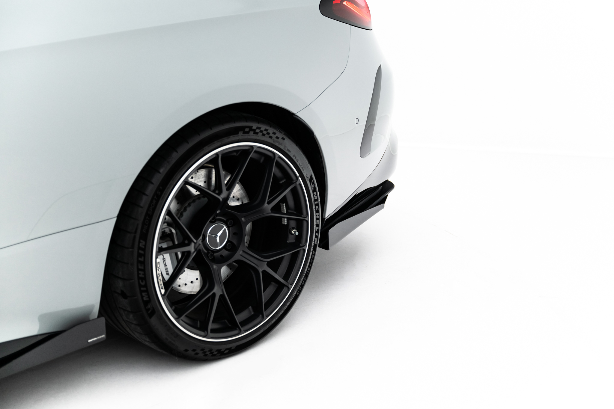 Maxton Design Задний диффузор Street Pro + брызговики для Mercedes-AMG CLE 53 Aero C236 — изображение 3