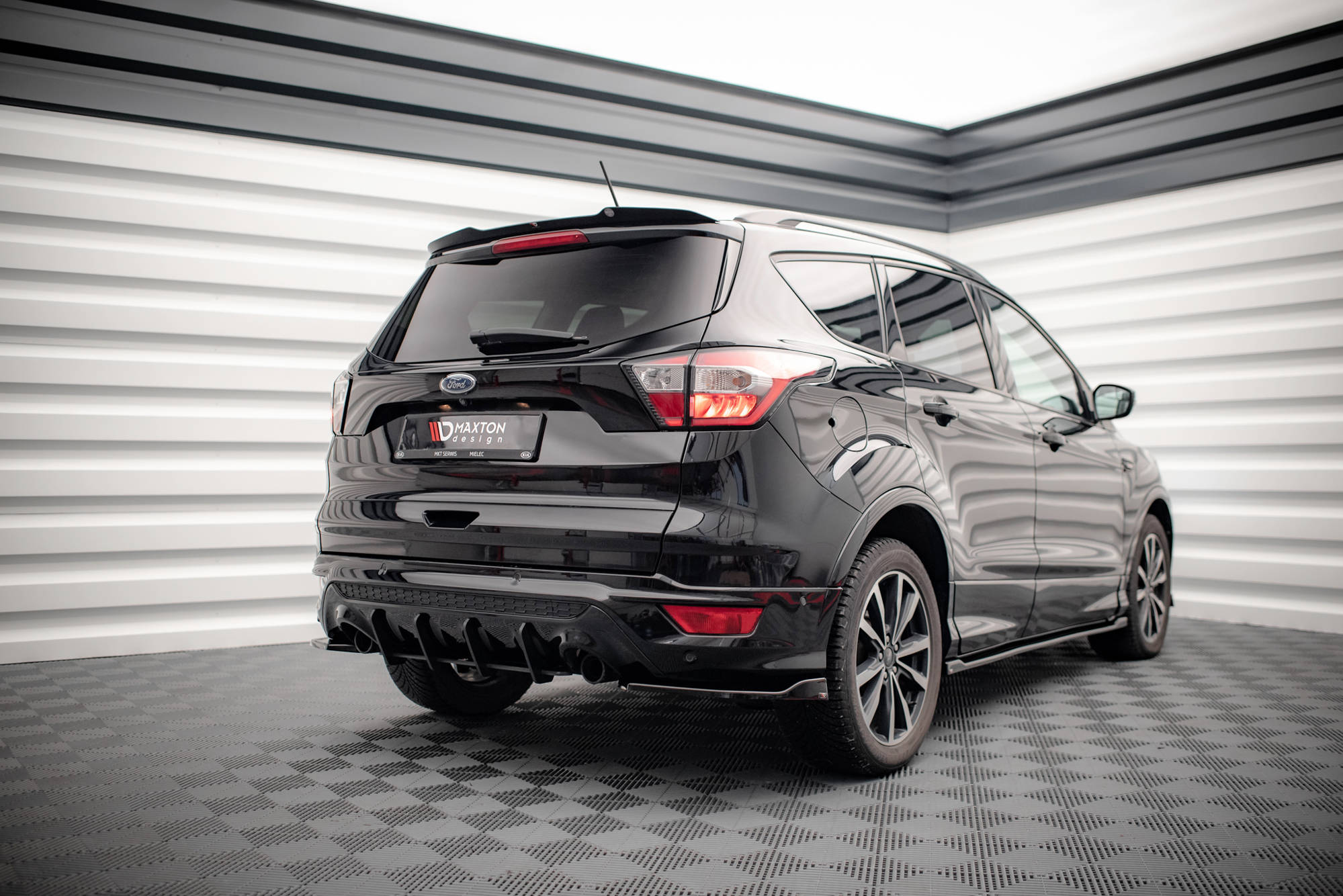 Maxton Design Задний диффузор Street Pro для Ford Escape ST-Line Mk3 — изображение 3
