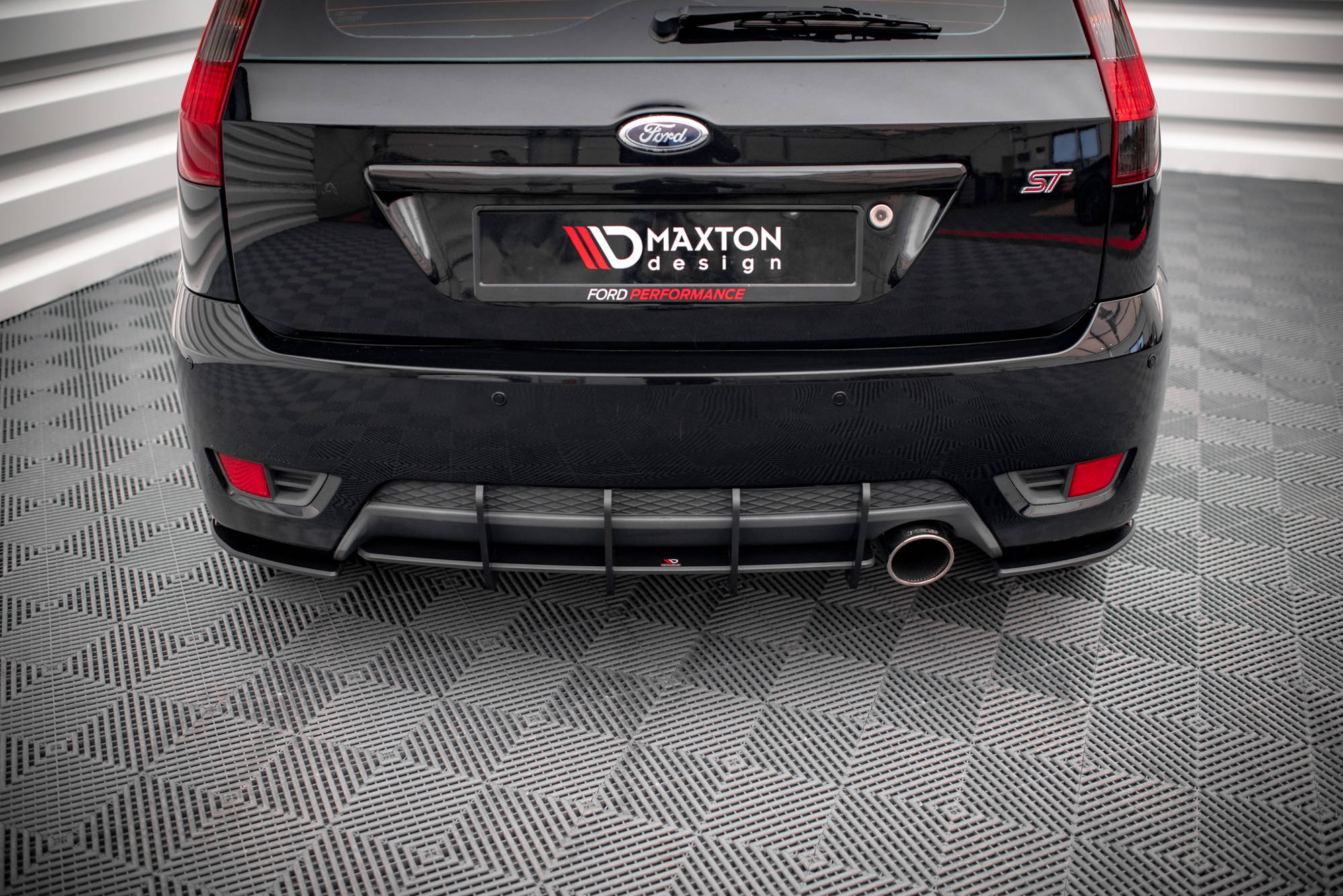 Maxton Design Задний диффузор Street Pro для Ford Fiesta ST Mk6 — изображение 4