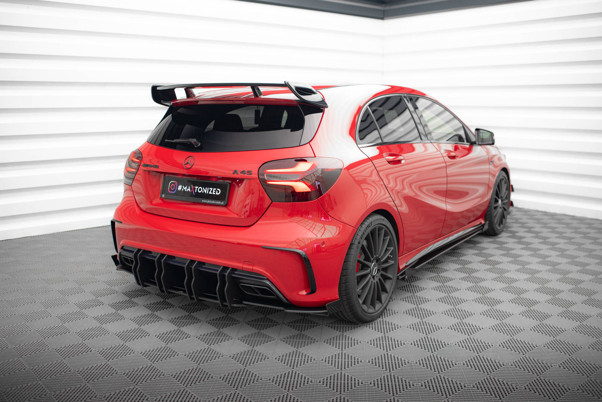Maxton Design Задний диффузор Street Pro для Mercedes-Benz A 45 AMG W176 (рестайлинг) — изображение 2