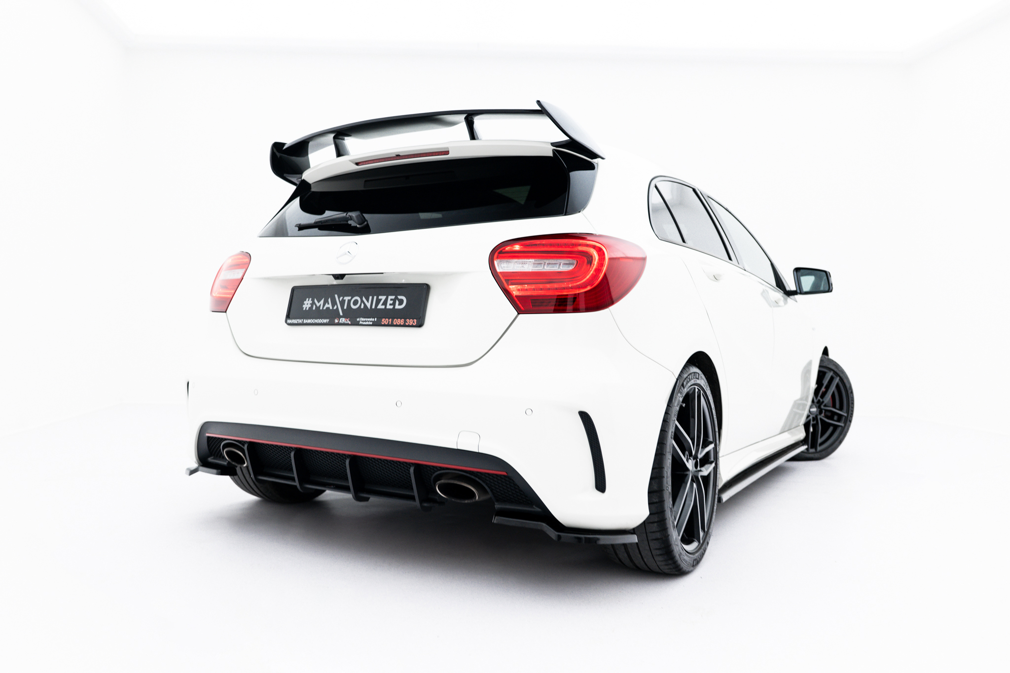 Maxton Design Задний диффузор Street Pro для Mercedes-Benz A AMG-Line W176