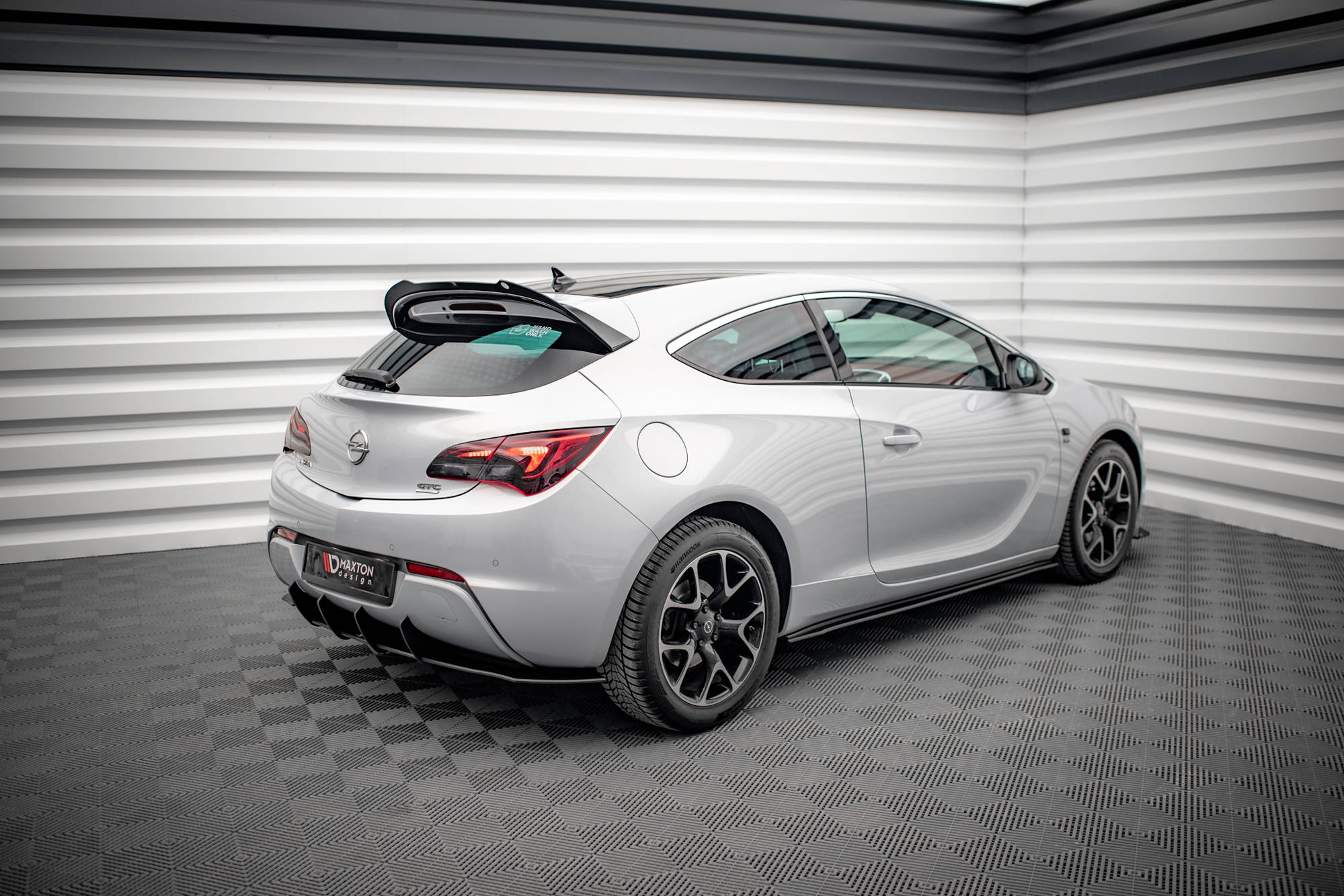 Maxton Design Задний диффузор Street Pro для Opel Astra GTC OPC-Line J — изображение 4