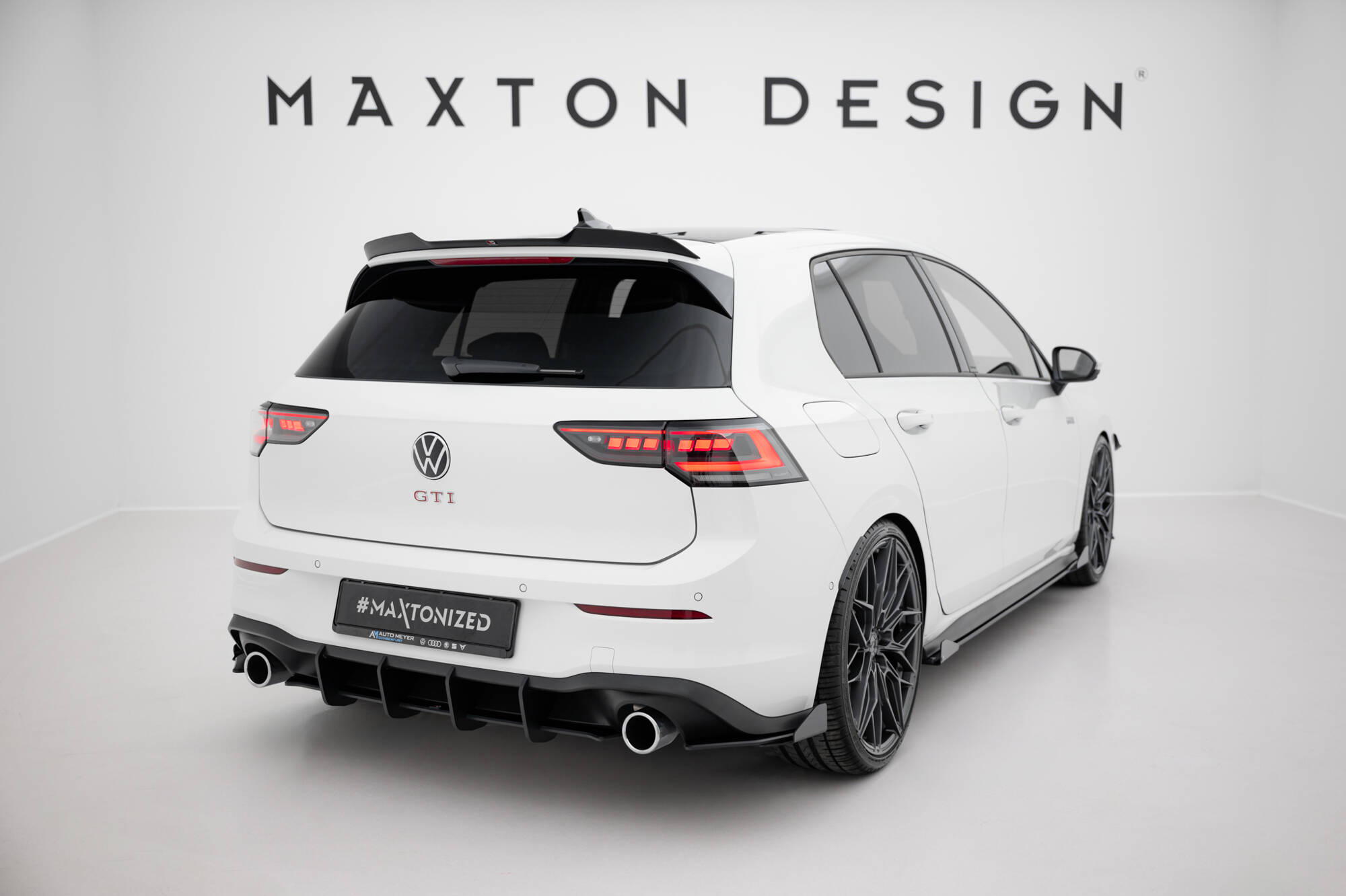 Maxton Design Задний диффузор Street Pro V.1 для Volkswagen Golf GTI Mk8