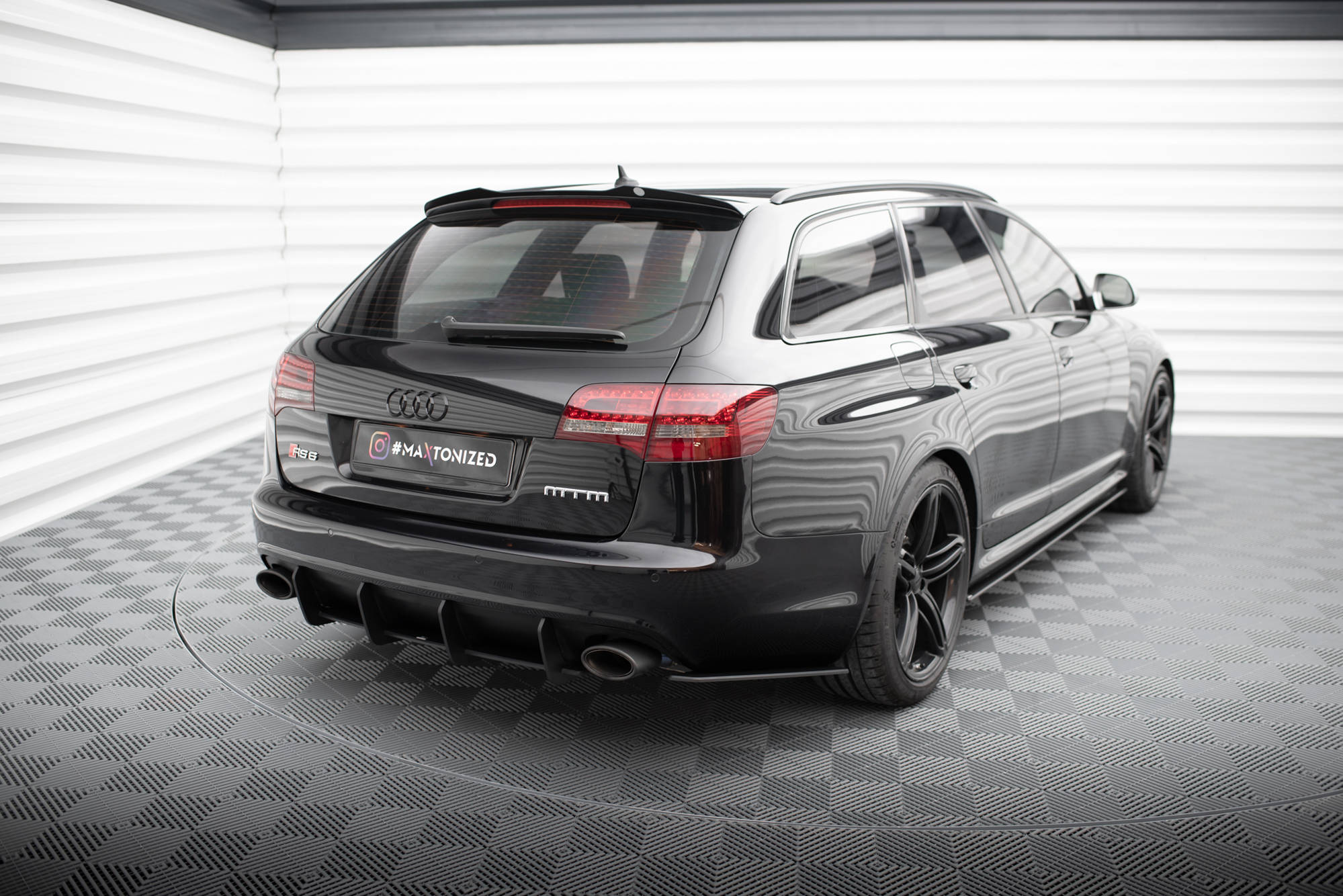 Maxton Design Задние боковые сплиттеры Street Pro для Audi RS6 Avant C6
