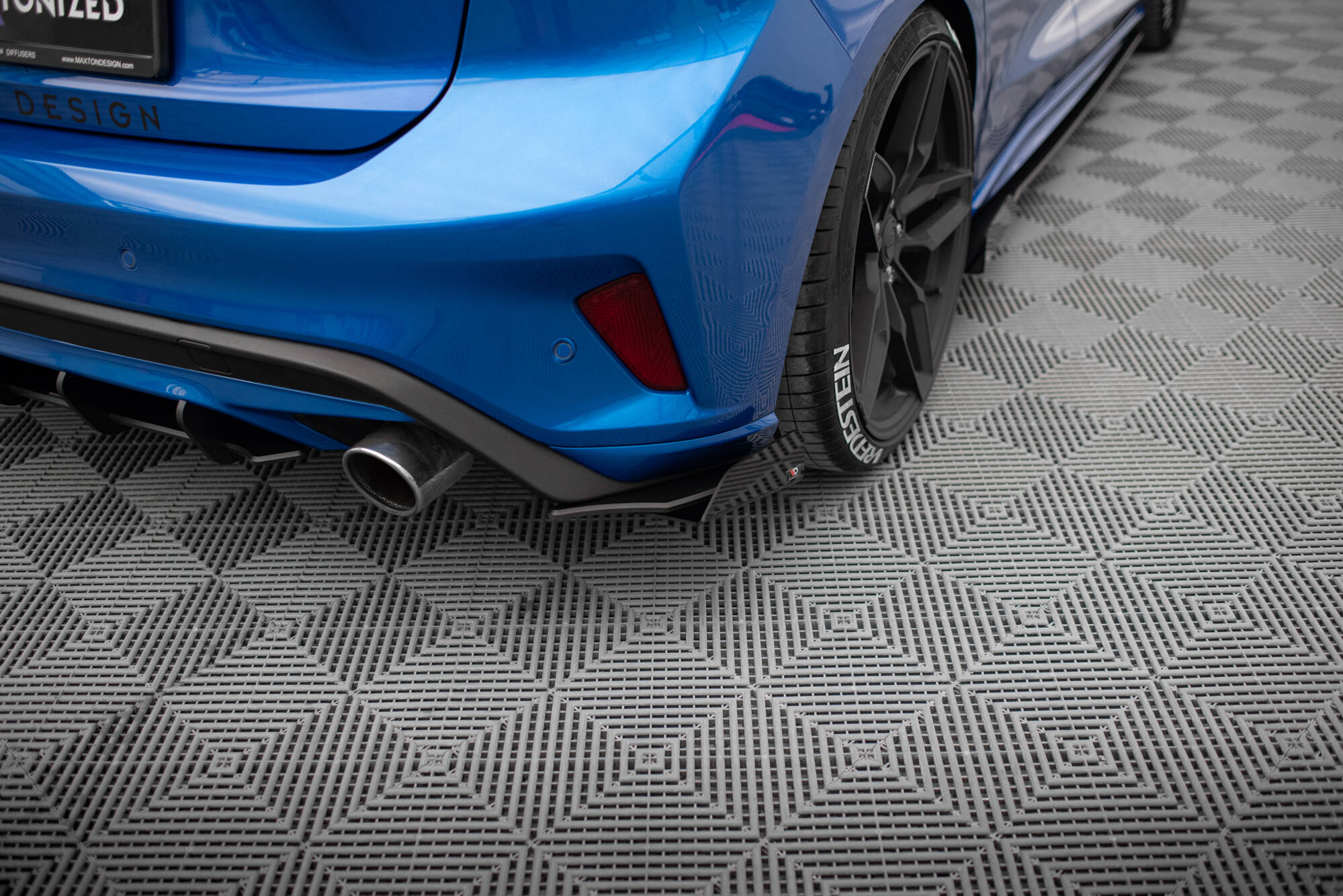 Maxton Design Задние боковые спойлеры и брызговики Street Pro для Ford Focus ST Mk4 — изображение 6