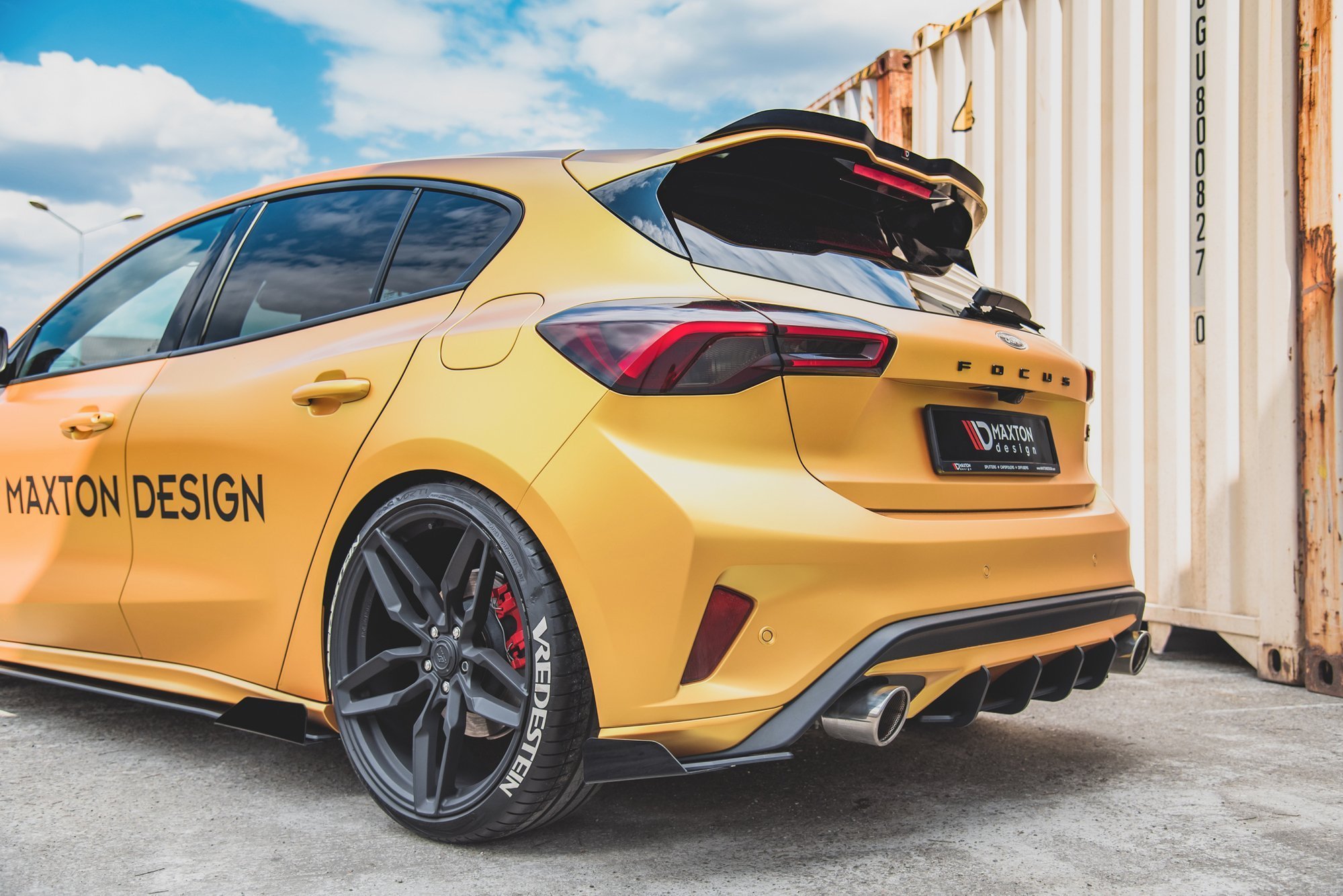 Maxton Design Задние боковые спойлеры и брызговики Street Pro для Ford Focus ST Mk4 — изображение 2