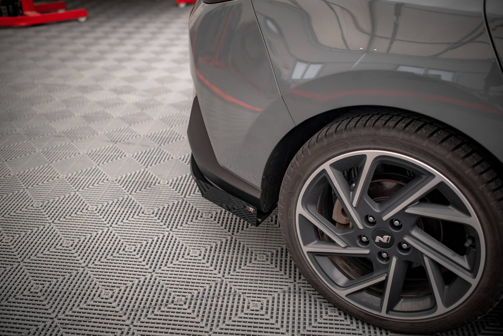 Maxton Design Задние боковые спойлеры и брызговики Street Pro для Hyundai I30 Fastback N-Line Mk3 Facelift — изображение 4