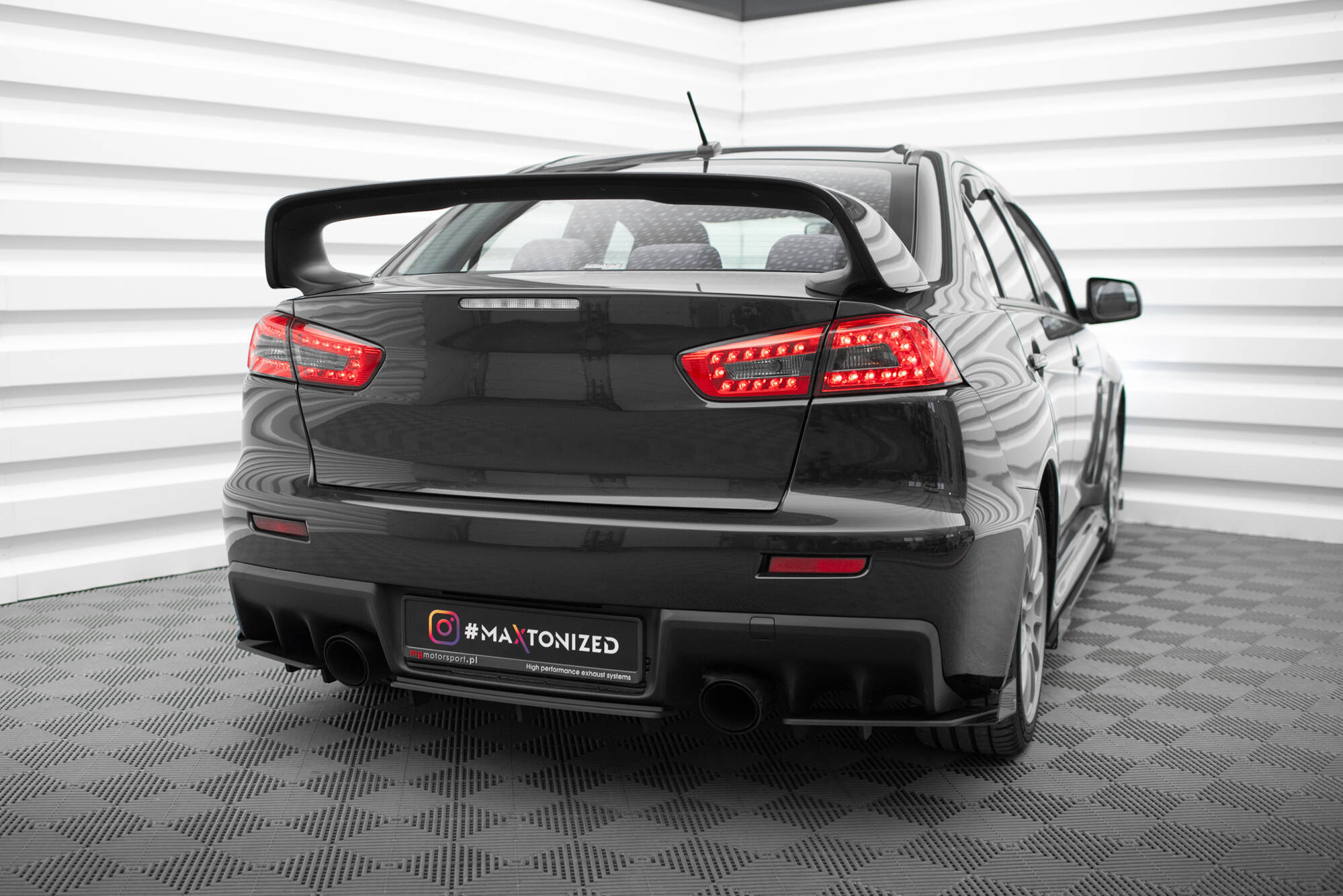 Maxton Design Задние боковые спойлеры и брызговики Street Pro для Mitsubishi Lancer EVO X — изображение 4