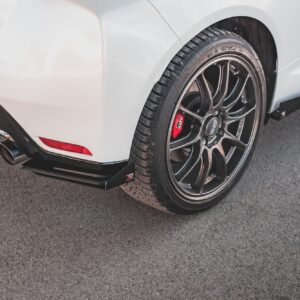 Maxton Design Задние боковые спойлеры и брызговики Street Pro для Toyota GR Yaris Mk4